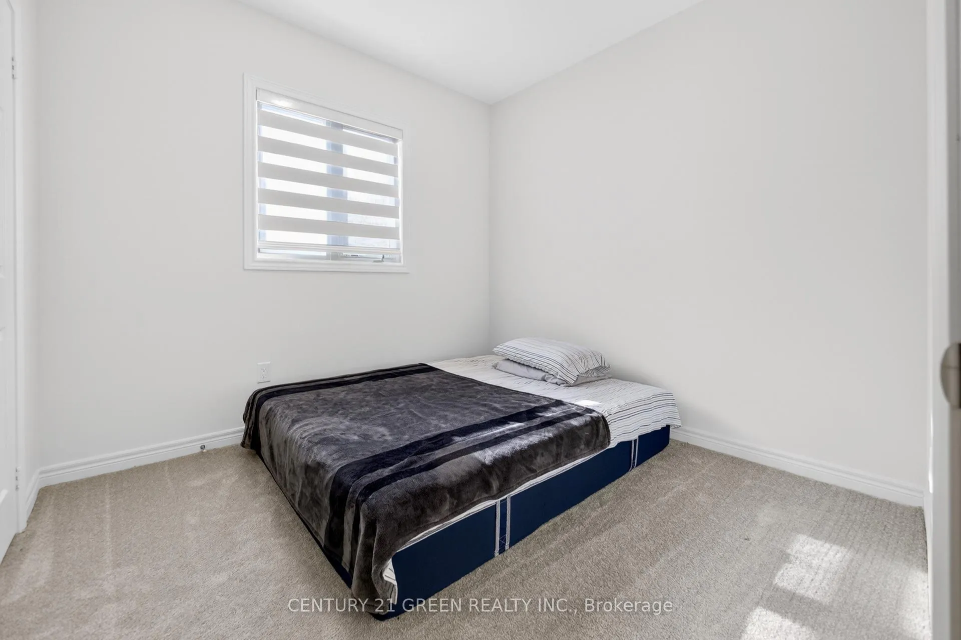 Photo 35 of 271 Great Falls Boulevard E, Hamilton, Waterdown — HOMEH