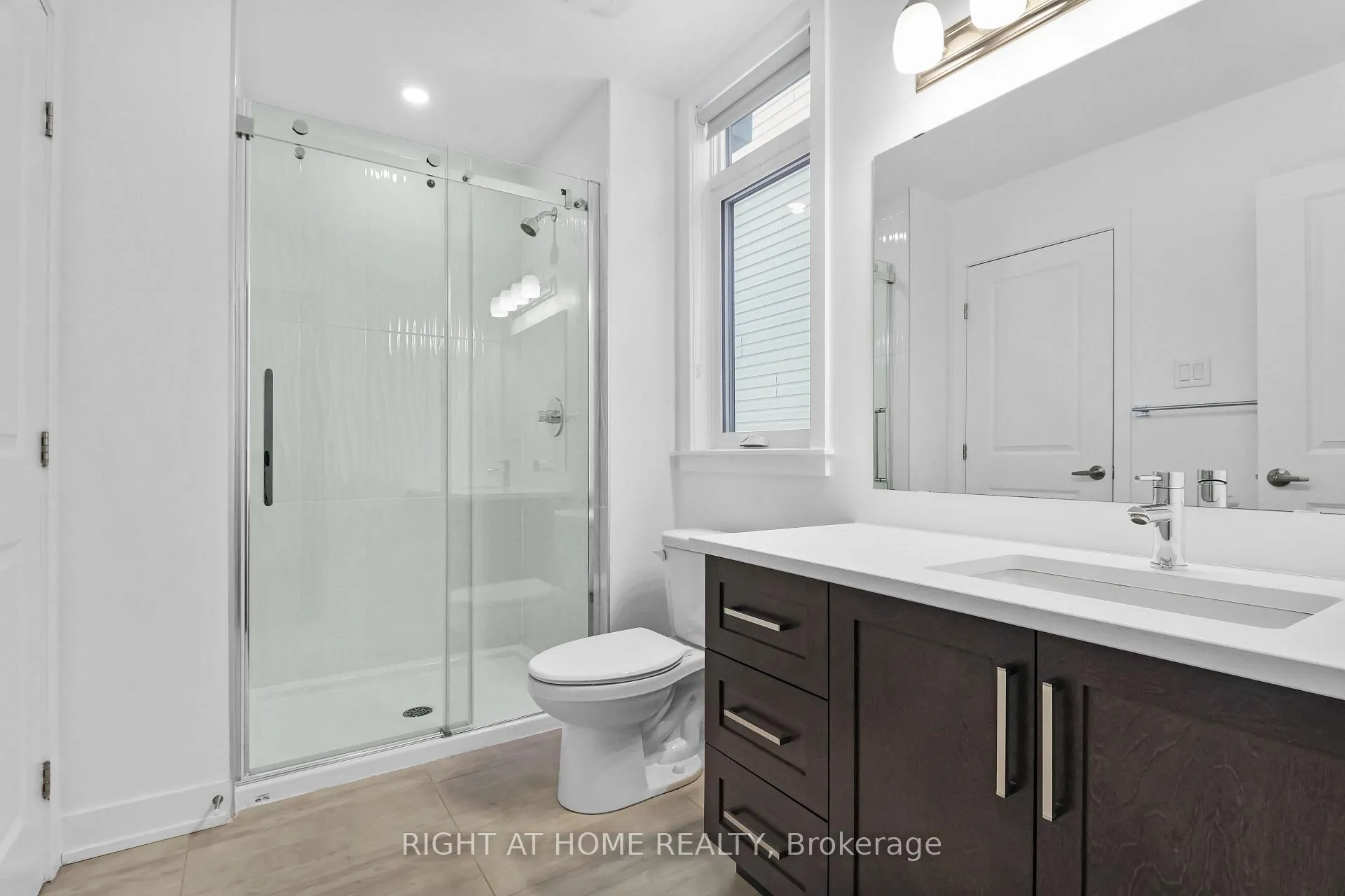 Photo 6 of 2020 Acoustic Way, Ottawa, Riverside South/Gloucester Glen — HOMEH