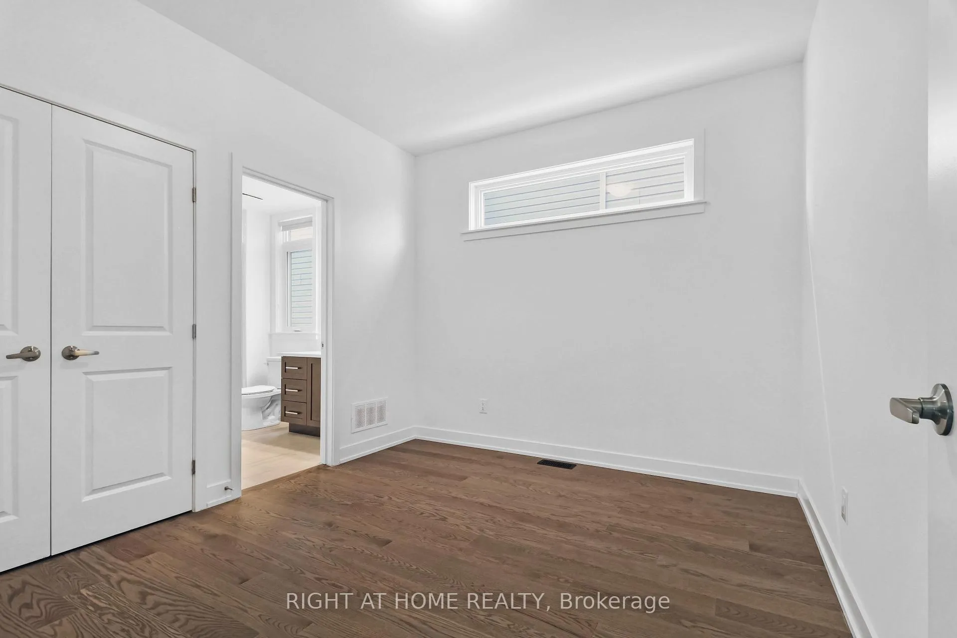 Photo 7 of 2020 Acoustic Way, Ottawa, Riverside South/Gloucester Glen — HOMEH