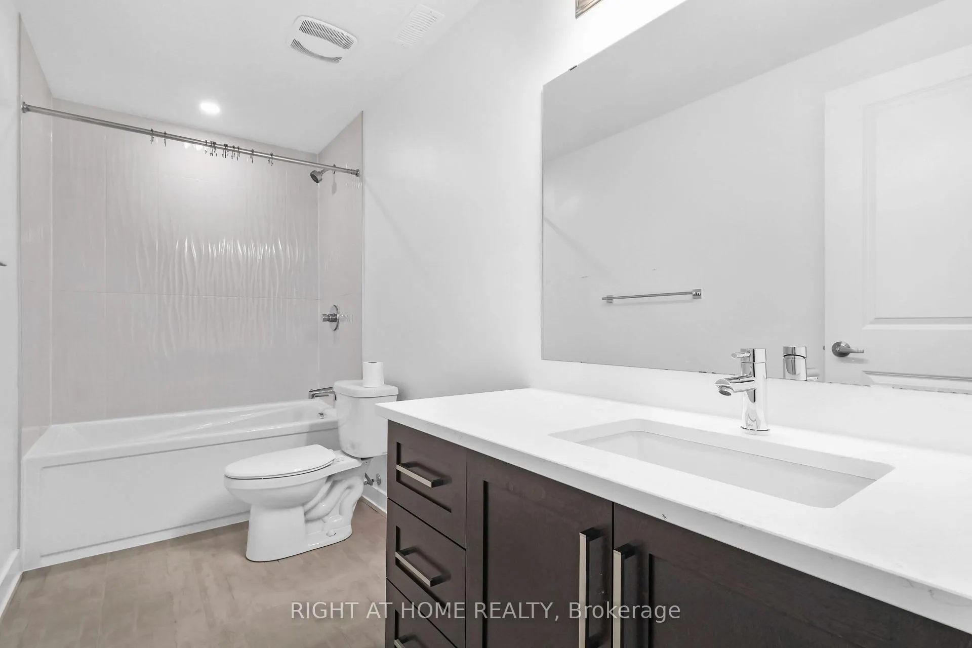 Photo 13 of 2020 Acoustic Way, Ottawa, Riverside South/Gloucester Glen — HOMEH