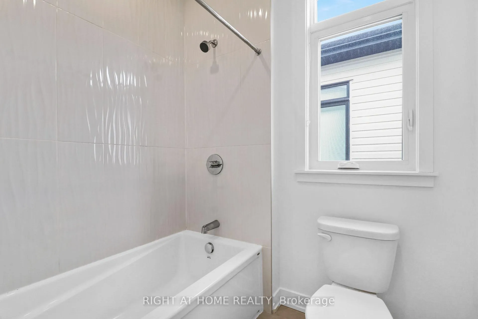 Photo 22 of 2020 Acoustic Way, Ottawa, Riverside South/Gloucester Glen — HOMEH