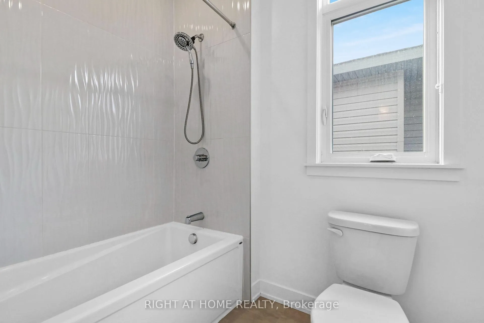 Photo 28 of 2020 Acoustic Way, Ottawa, Riverside South/Gloucester Glen — HOMEH