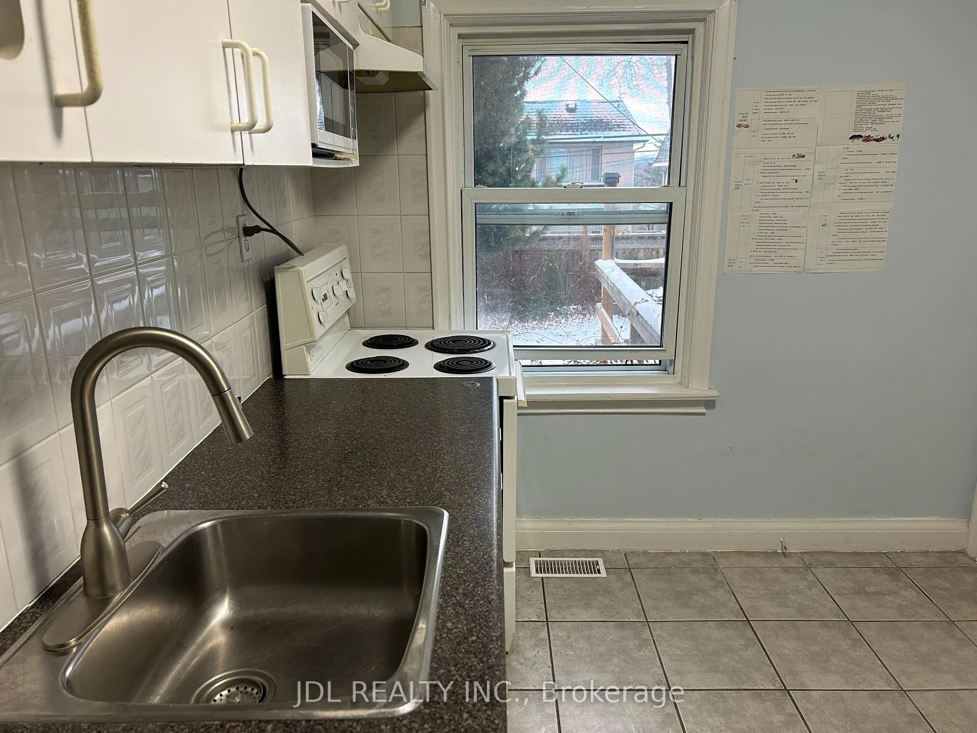 Photo 1 of Unit Main Floor, 58 Grandview Ave, Markham, Thornhill — HOMEH
