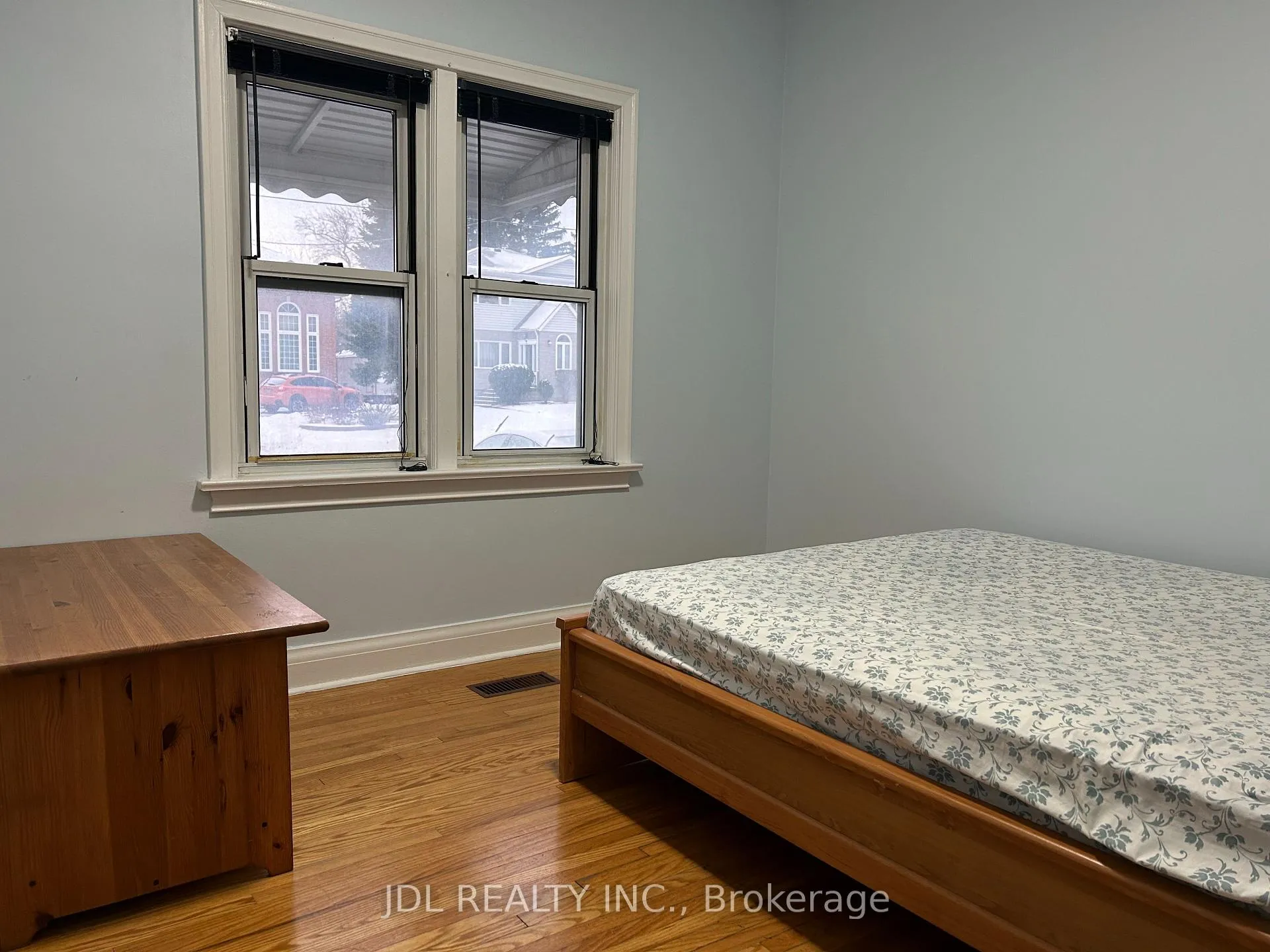 Photo 3 of Unit Main Floor, 58 Grandview Ave, Markham, Thornhill — HOMEH