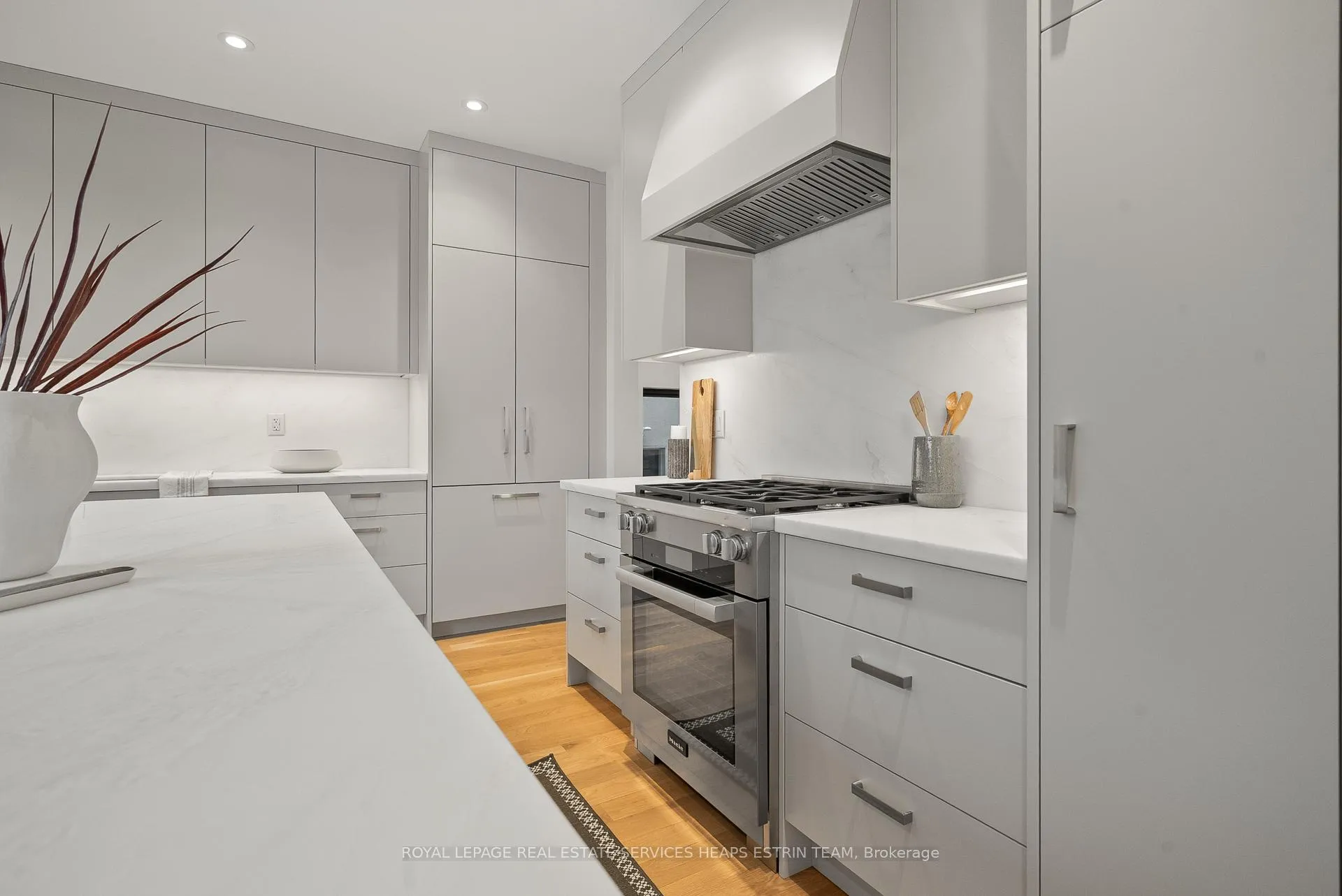 Photo 19 of 81 Randolph Road, Toronto, Leaside — HOMEH