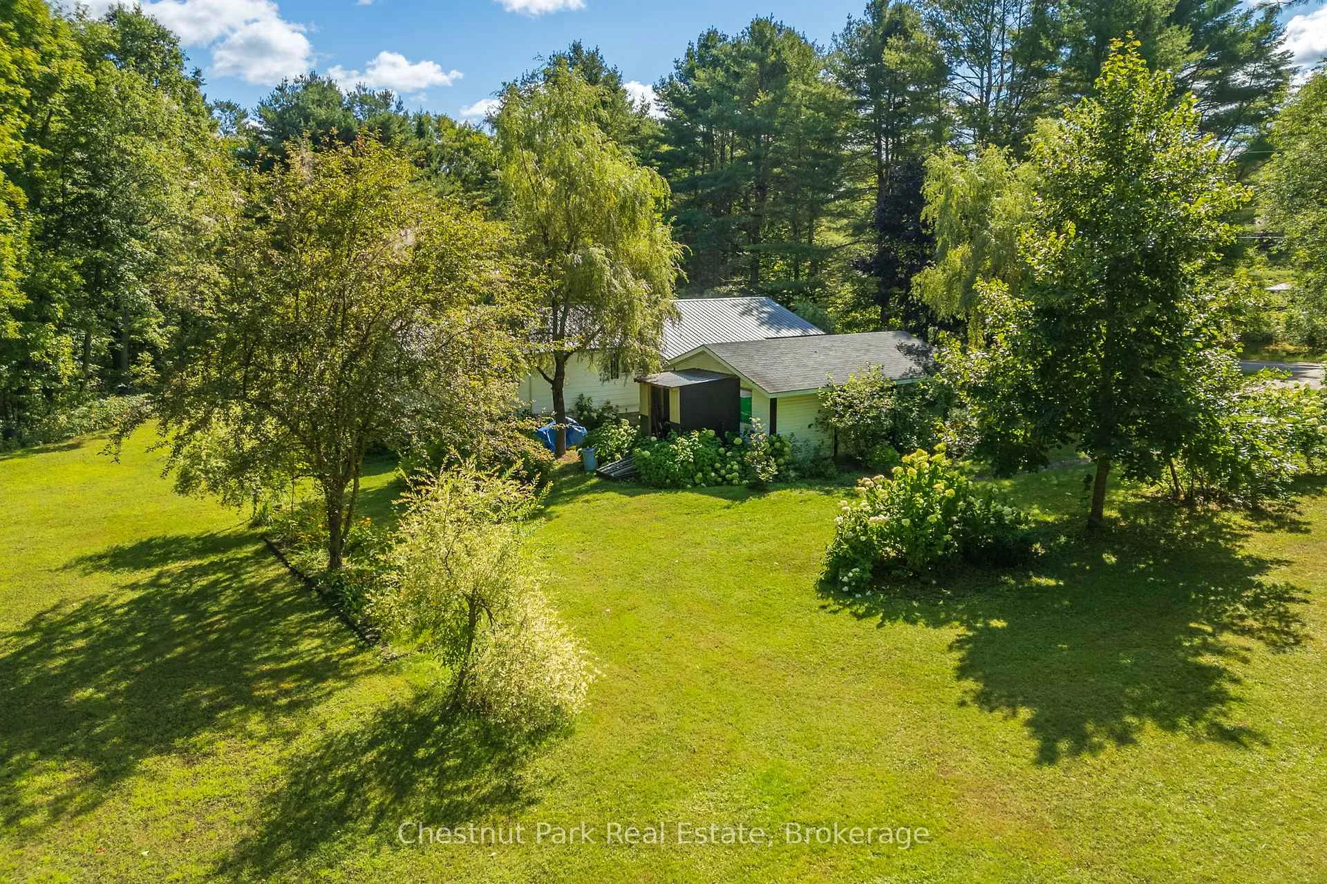 Photo 34 of 1047 Naismith Road E, Bracebridge, Macaulay — HOMEH