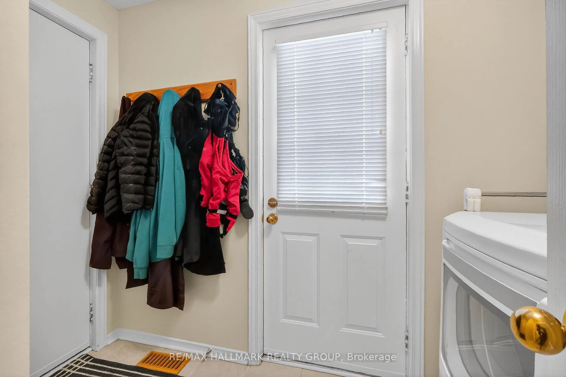 Photo 14 of 1715 Hunters Run Drive, Ottawa, Chapel Hill — HOMEH