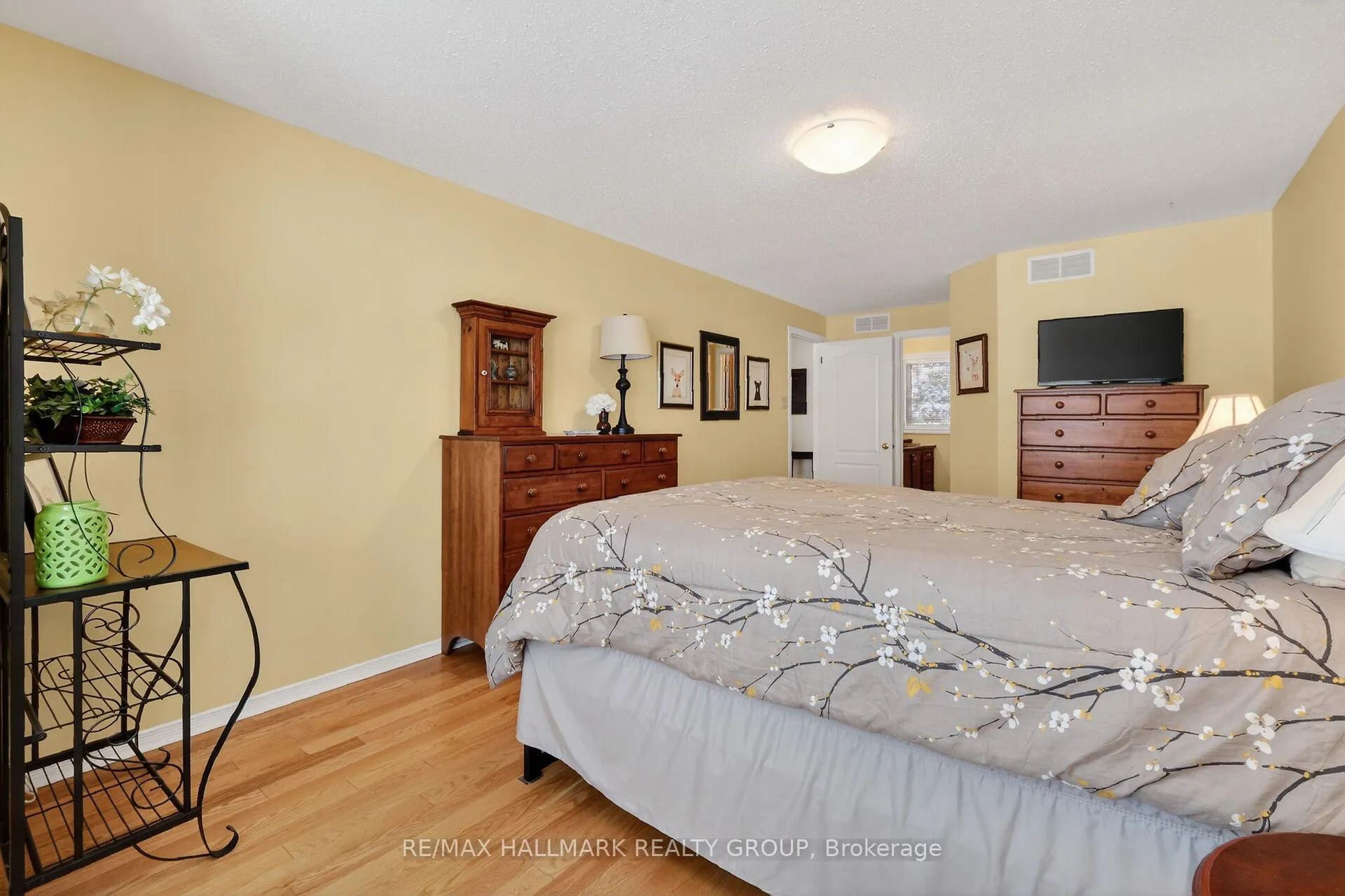 Photo 30 of 1715 Hunters Run Drive, Ottawa, Chapel Hill — HOMEH