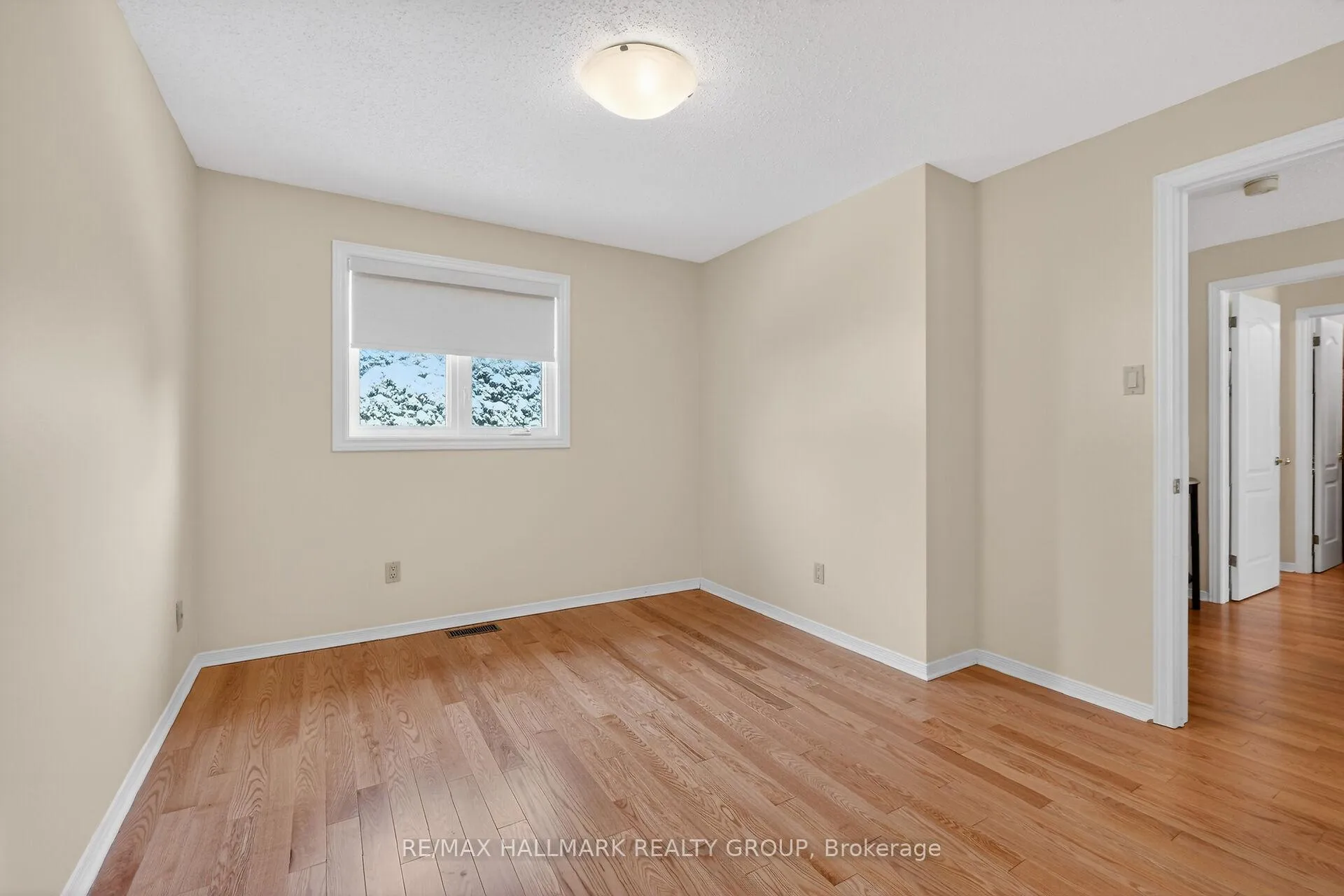 Photo 39 of 1715 Hunters Run Drive, Ottawa, Chapel Hill — HOMEH