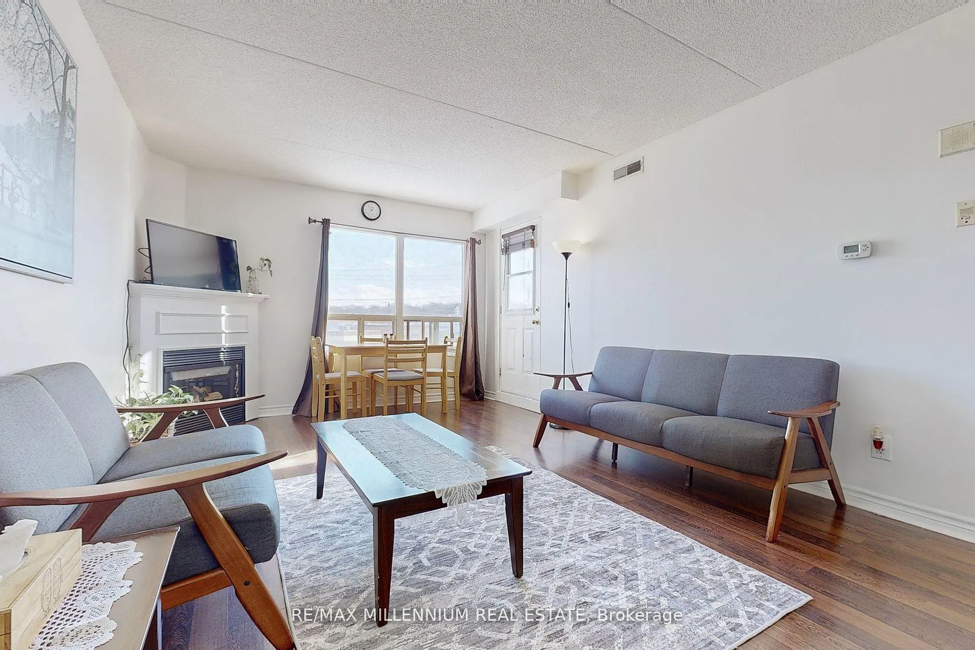 Photo 11 of Unit 315, 160 Wellington Street E, Aurora, Aurora Village — HOMEH