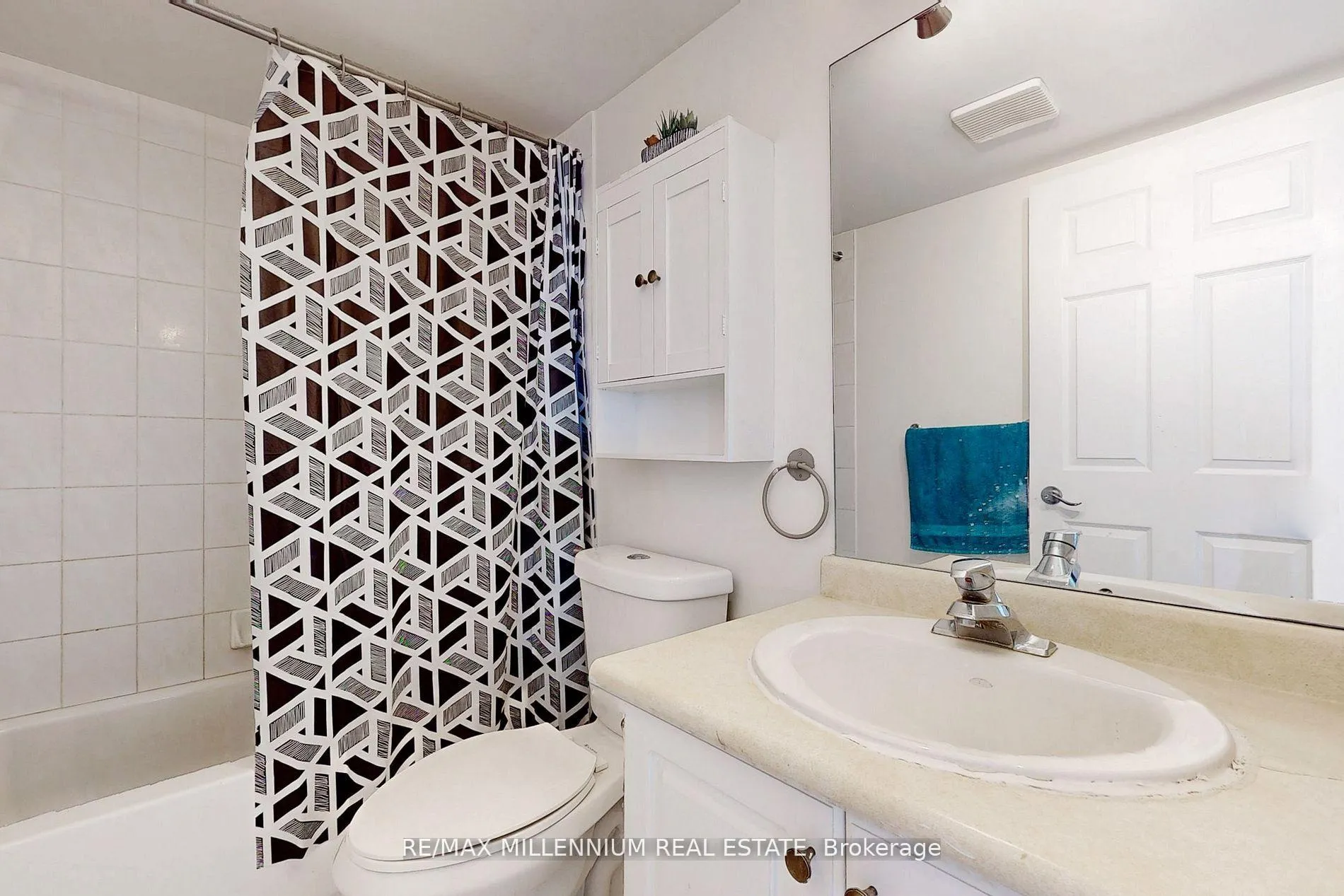 Photo 20 of Unit 315, 160 Wellington Street E, Aurora, Aurora Village — HOMEH