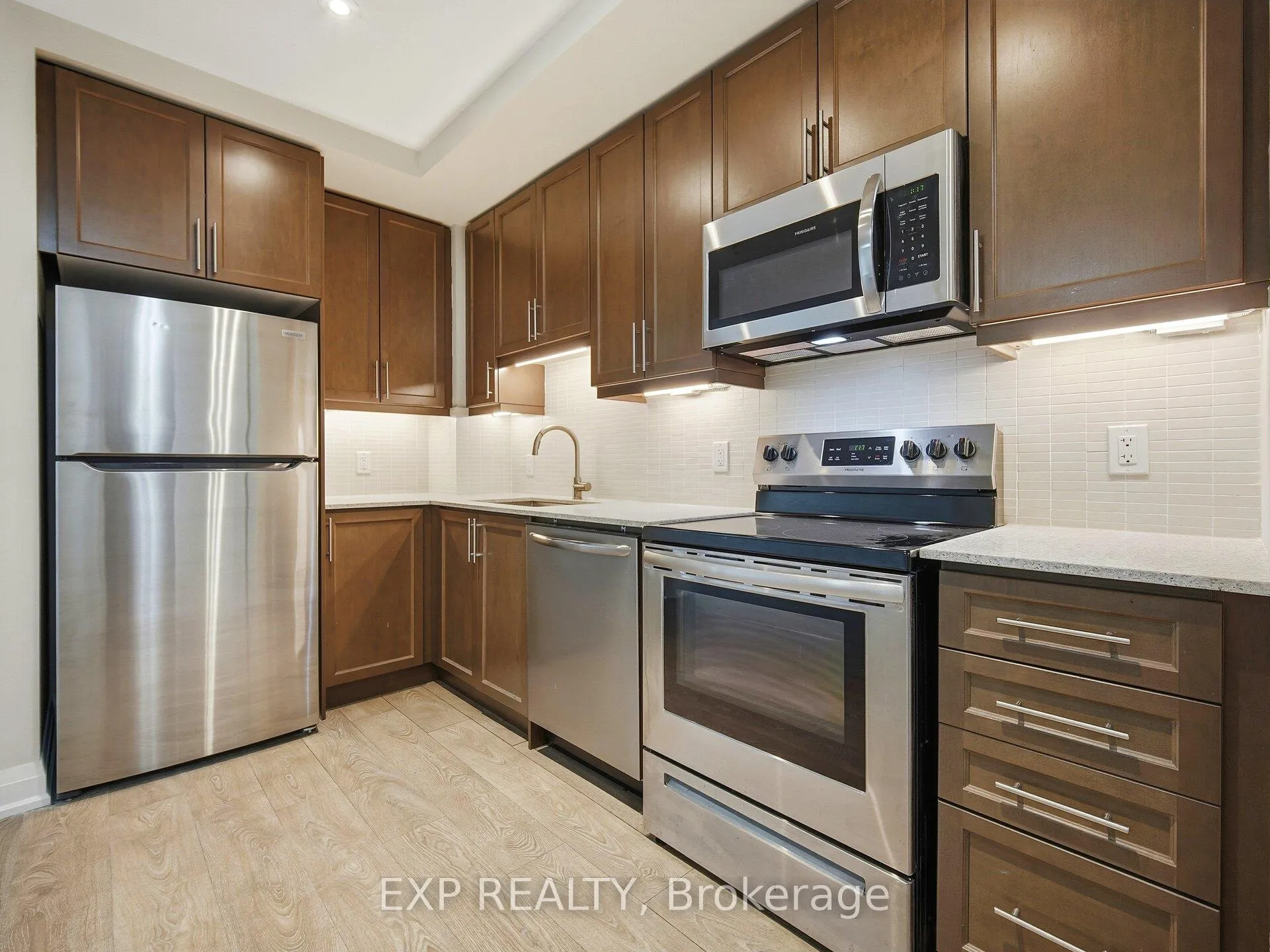 Photo 4 of Unit 903, 15 Lynch Street, Brampton, Queen Street Corridor — HOMEH