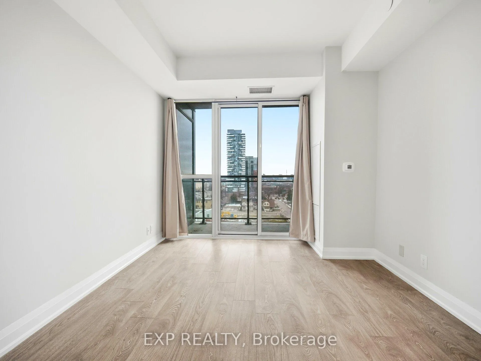 Photo 9 of Unit 903, 15 Lynch Street, Brampton, Queen Street Corridor — HOMEH