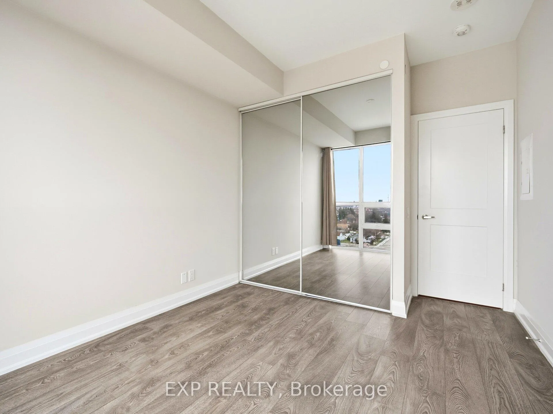 Photo 10 of Unit 903, 15 Lynch Street, Brampton, Queen Street Corridor — HOMEH