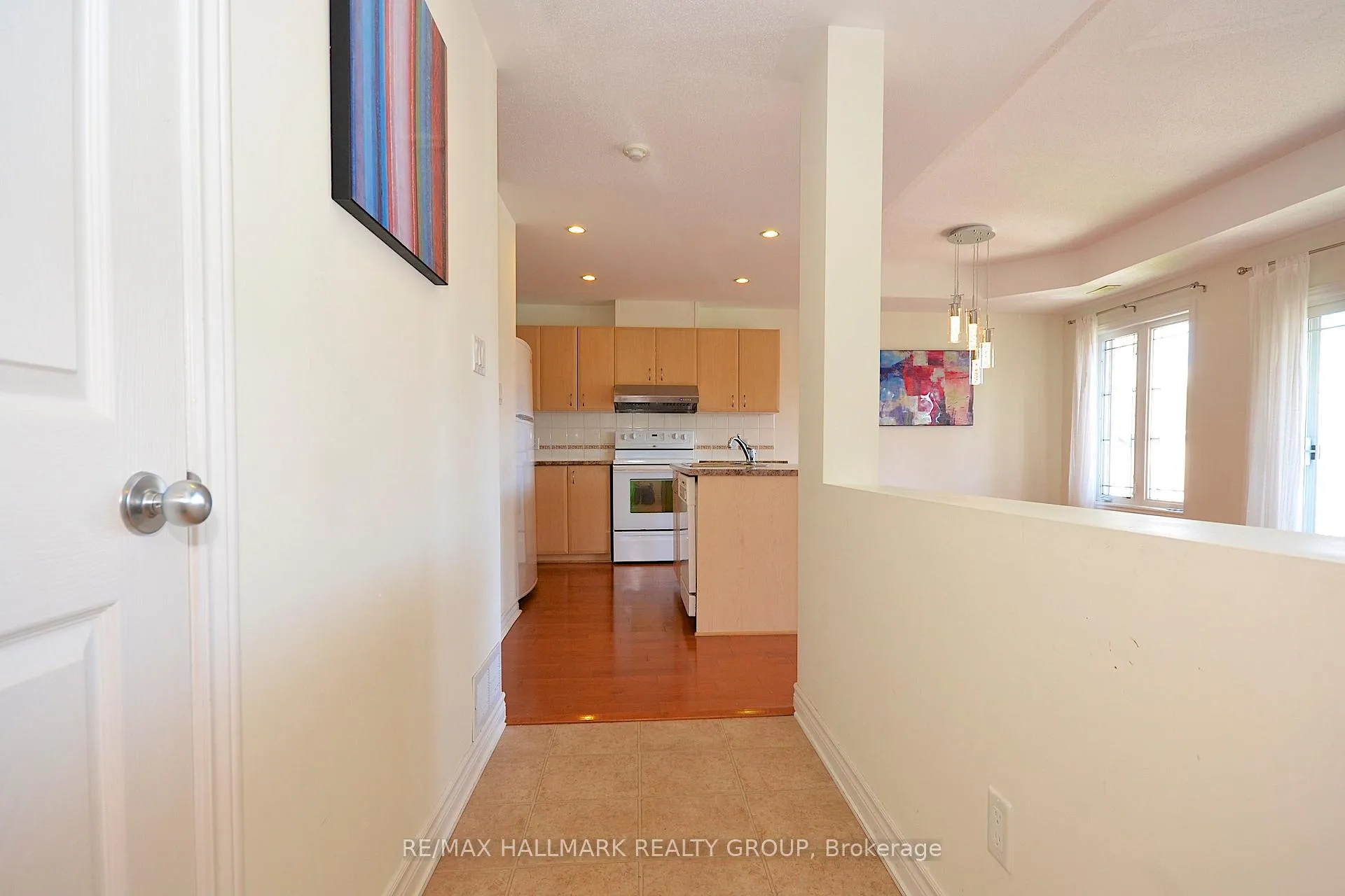 Photo 7 of Unit 7, 304 Paseo Private, Ottawa, Centrepointe — HOMEH