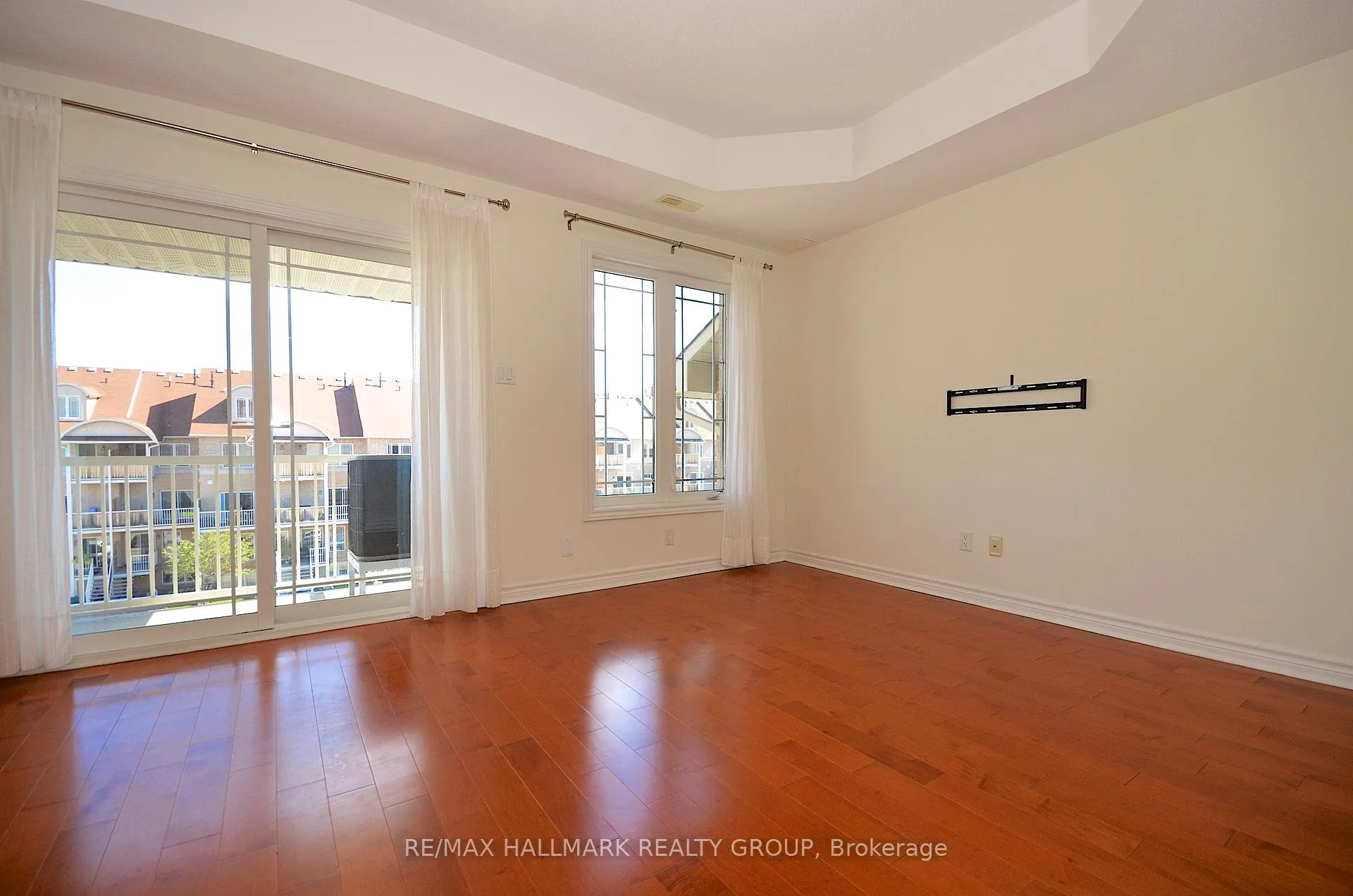 Photo 11 of Unit 7, 304 Paseo Private, Ottawa, Centrepointe — HOMEH
