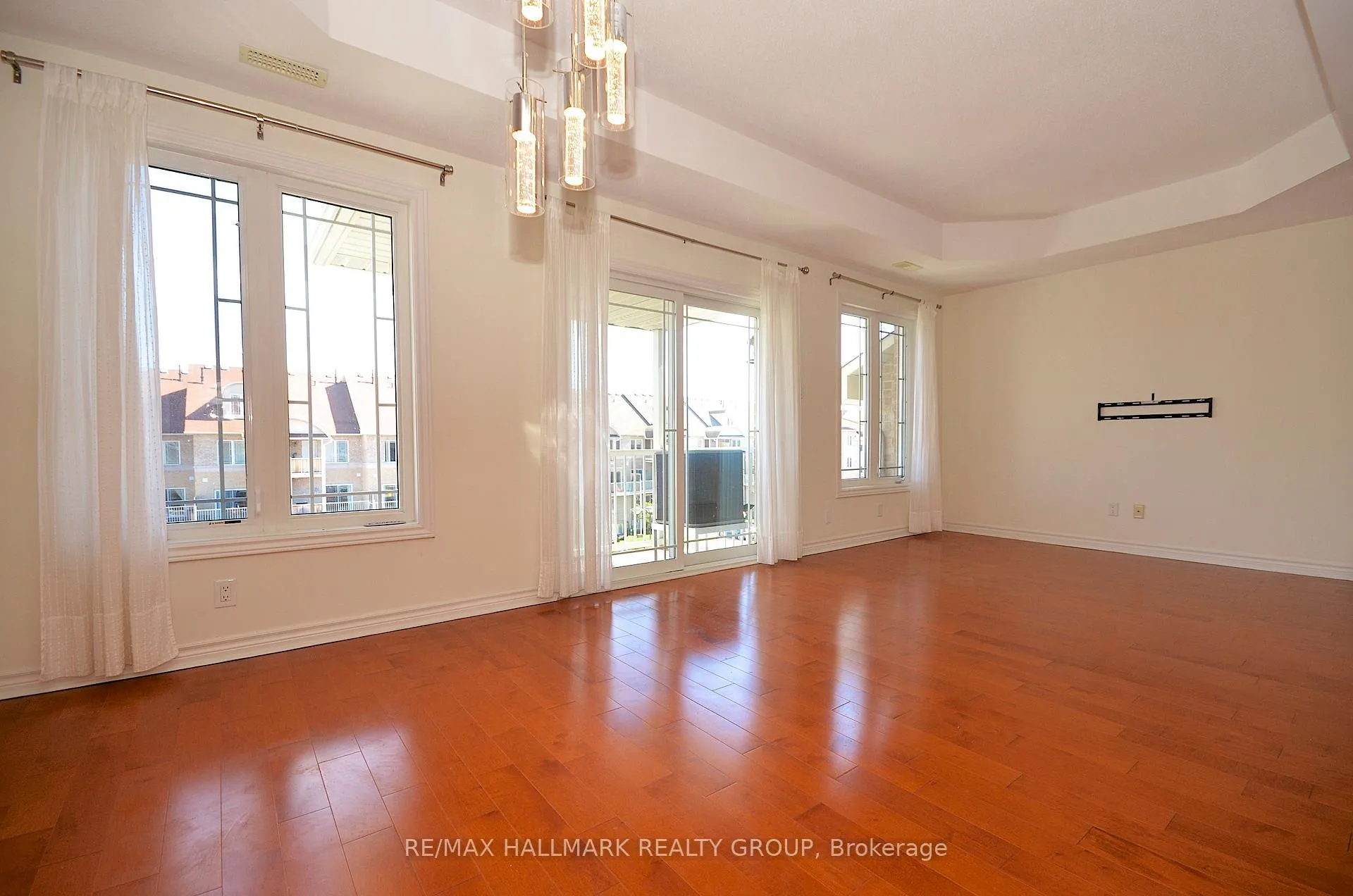 Photo 13 of Unit 7, 304 Paseo Private, Ottawa, Centrepointe — HOMEH