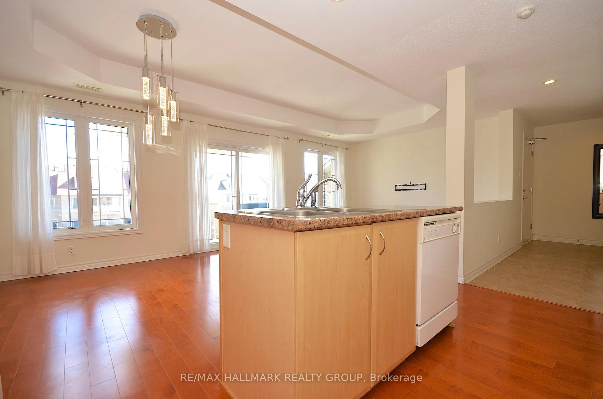 Photo 19 of Unit 7, 304 Paseo Private, Ottawa, Centrepointe — HOMEH
