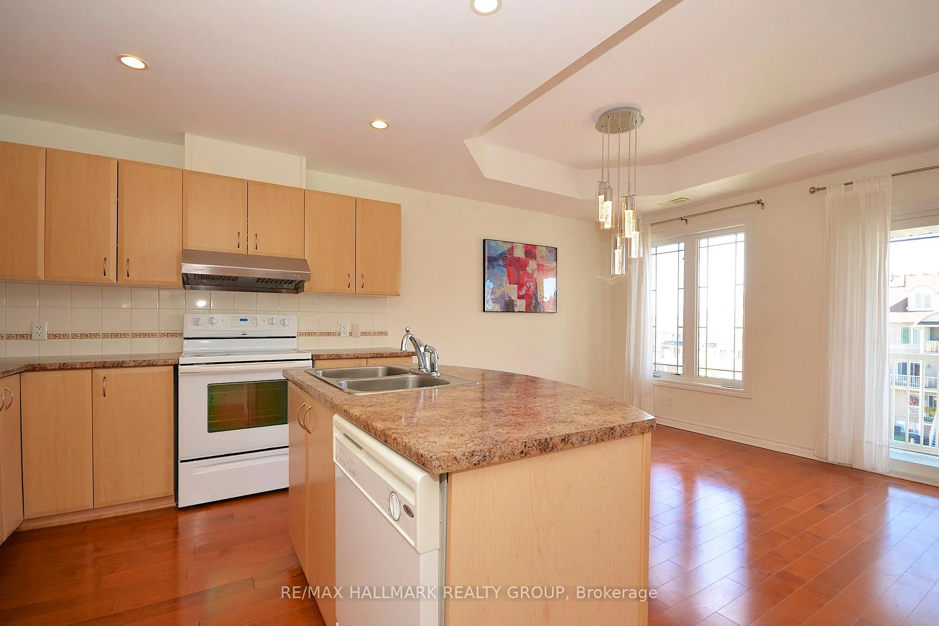 Photo 20 of Unit 7, 304 Paseo Private, Ottawa, Centrepointe — HOMEH