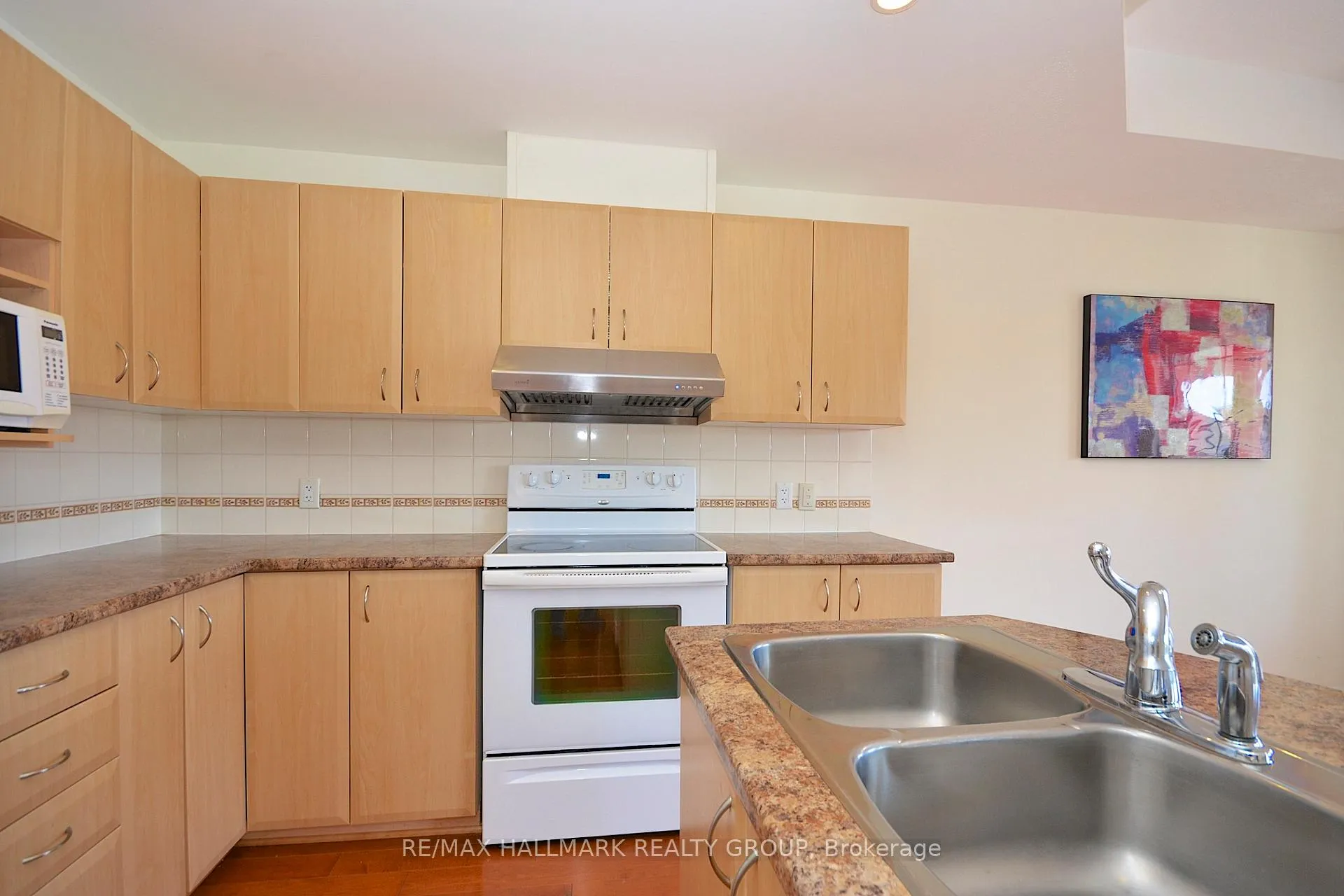 Photo 22 of Unit 7, 304 Paseo Private, Ottawa, Centrepointe — HOMEH