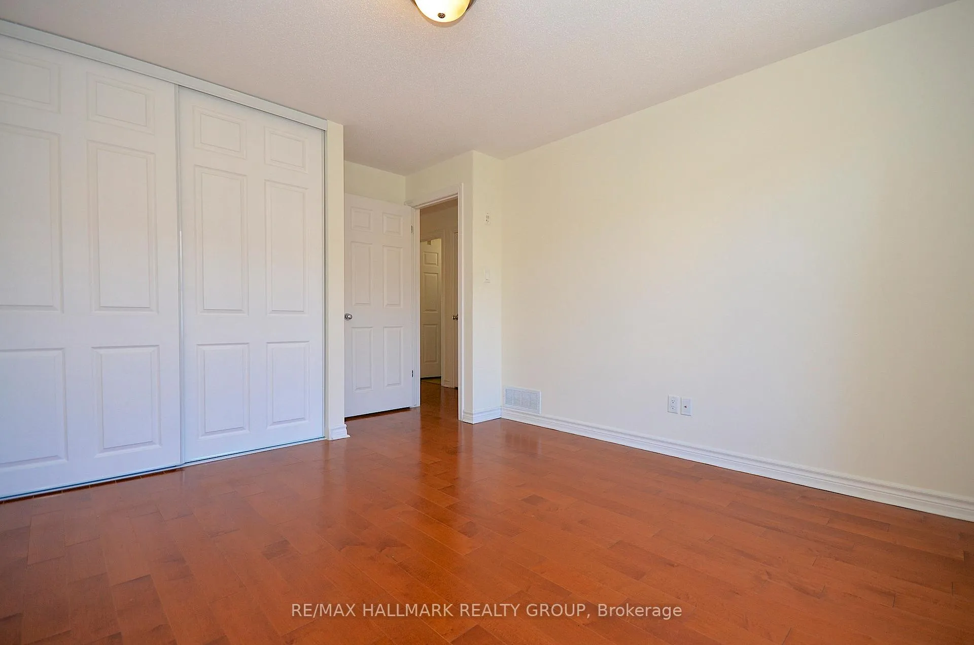 Photo 26 of Unit 7, 304 Paseo Private, Ottawa, Centrepointe — HOMEH