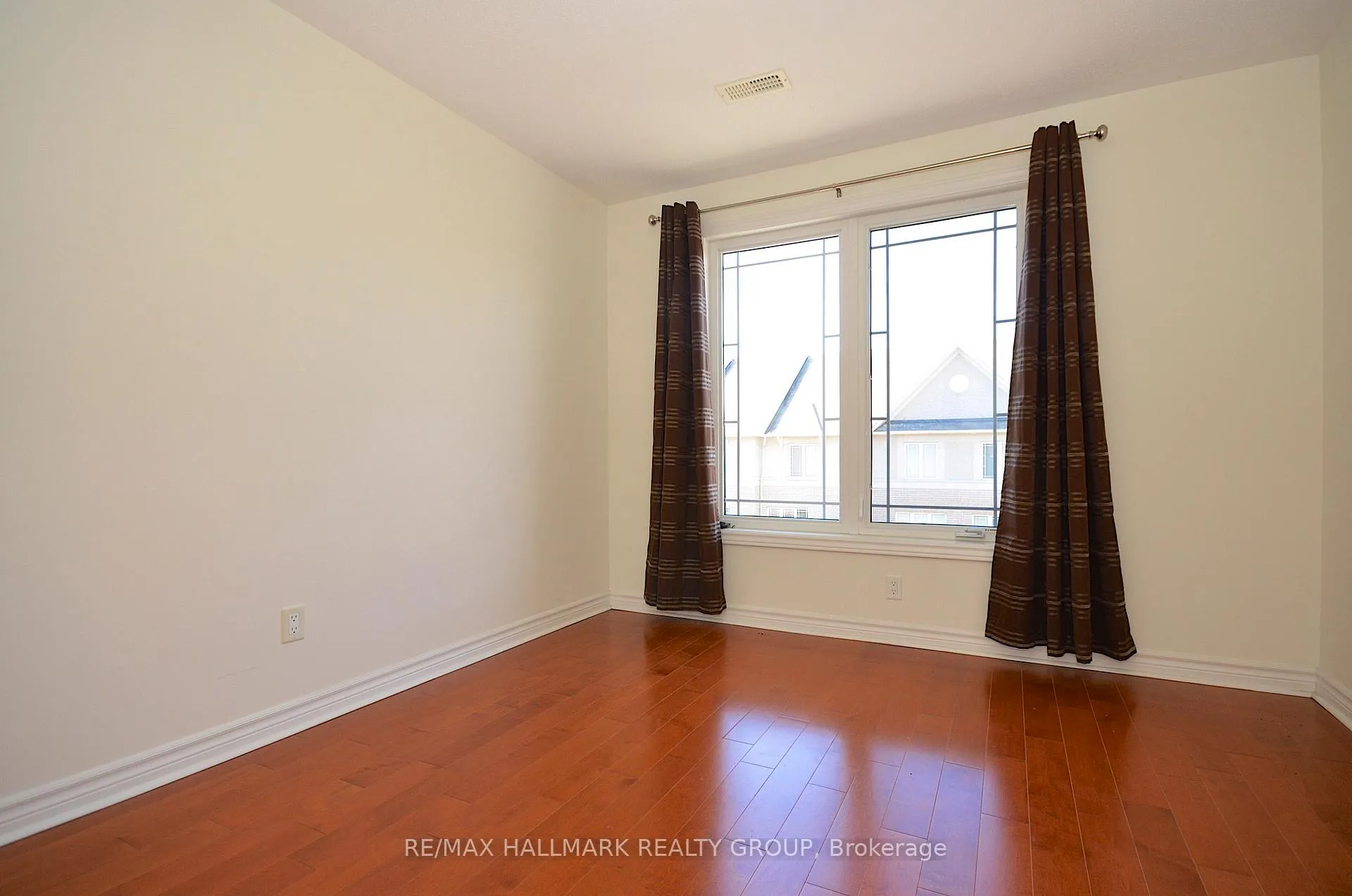 Photo 27 of Unit 7, 304 Paseo Private, Ottawa, Centrepointe — HOMEH