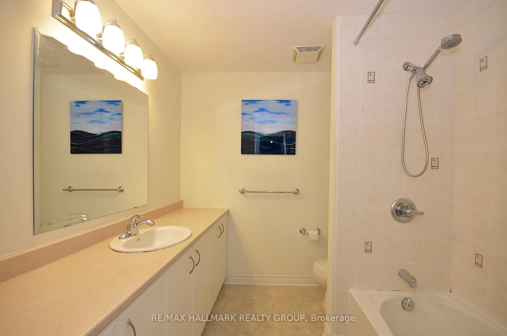 Photo 29 of Unit 7, 304 Paseo Private, Ottawa, Centrepointe — HOMEH