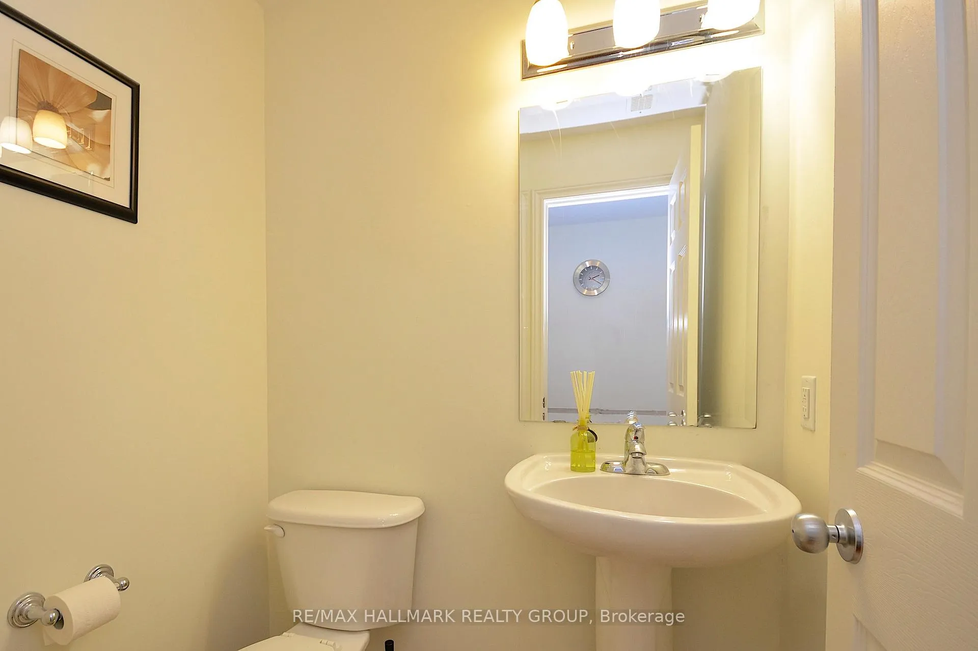 Photo 31 of Unit 7, 304 Paseo Private, Ottawa, Centrepointe — HOMEH
