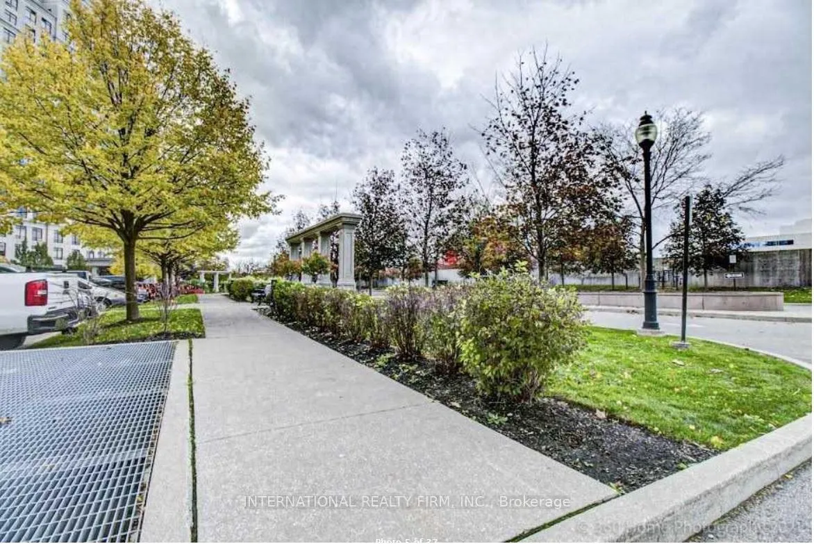 Photo 4 of Unit 1602, 9245 Jane Street, Vaughan, Maple — HOMEH