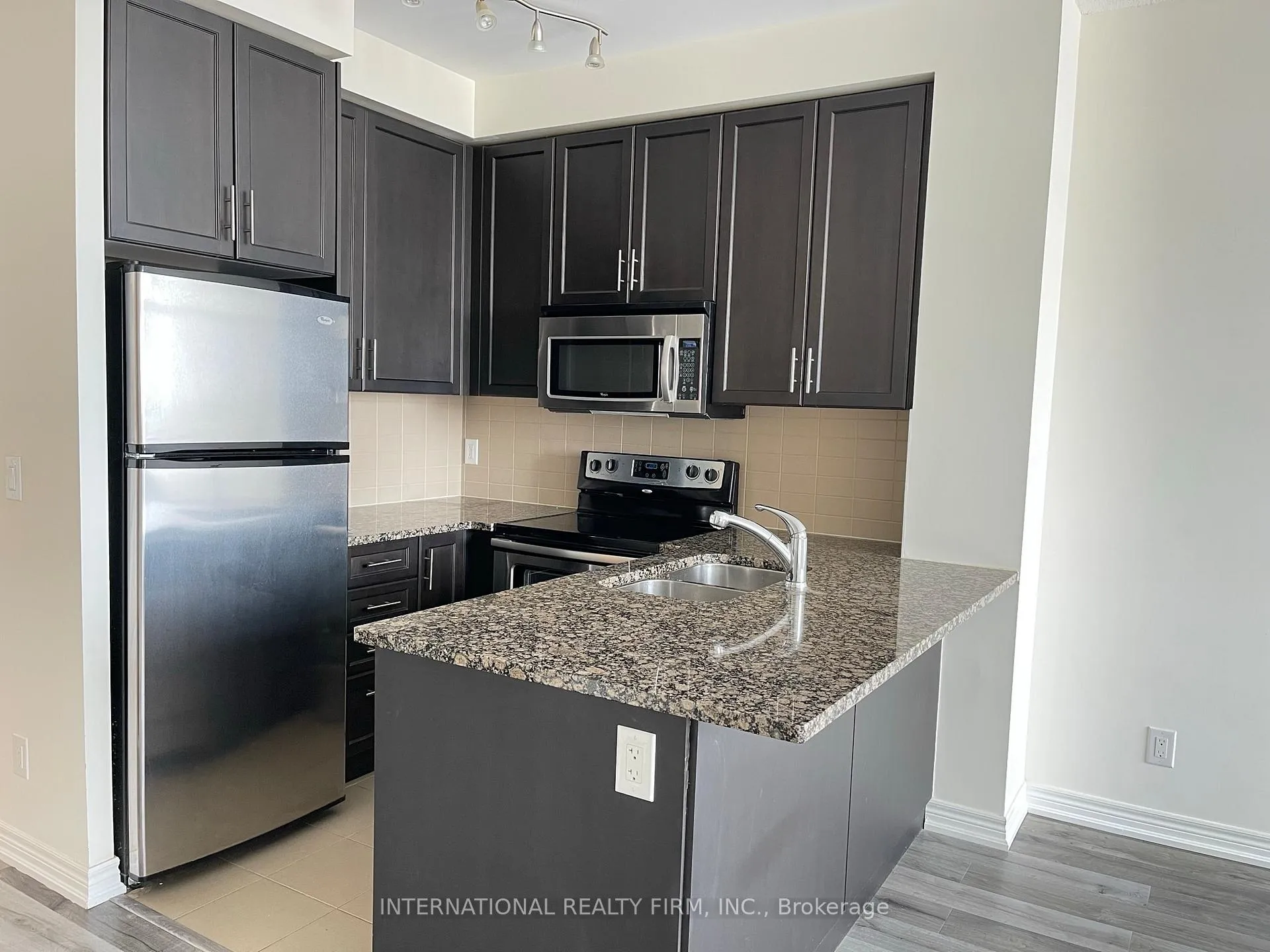 Photo 6 of Unit 1602, 9245 Jane Street, Vaughan, Maple — HOMEH
