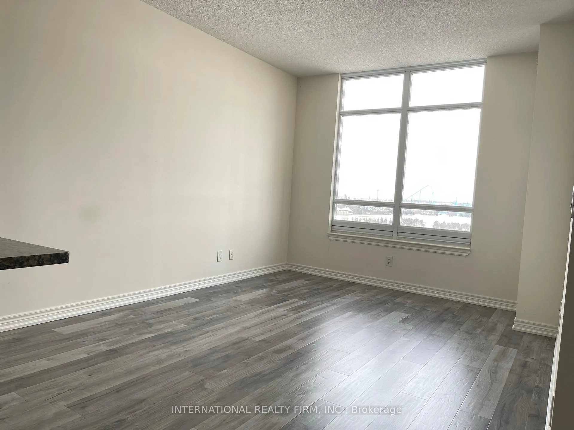 Photo 7 of Unit 1602, 9245 Jane Street, Vaughan, Maple — HOMEH
