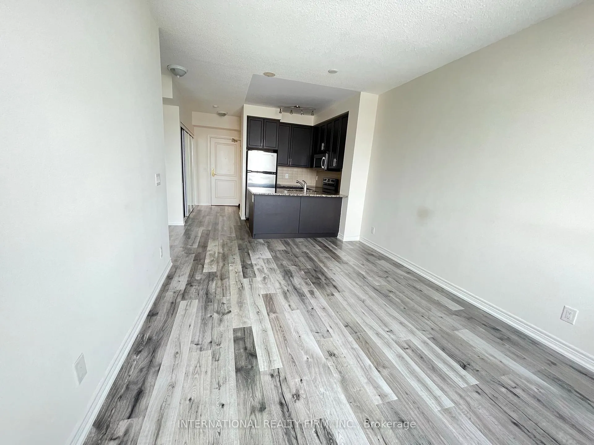 Photo 8 of Unit 1602, 9245 Jane Street, Vaughan, Maple — HOMEH