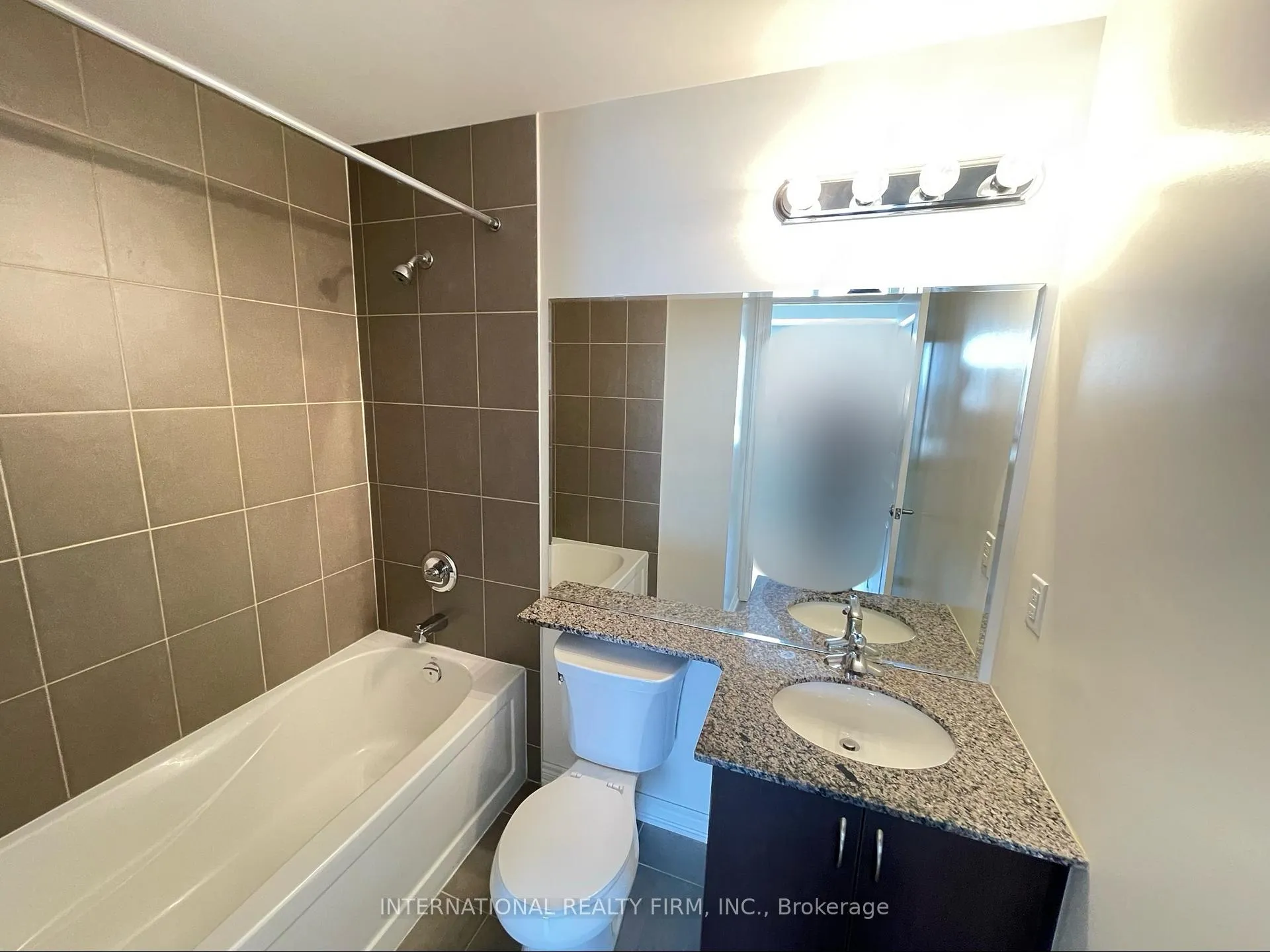 Photo 12 of Unit 1602, 9245 Jane Street, Vaughan, Maple — HOMEH