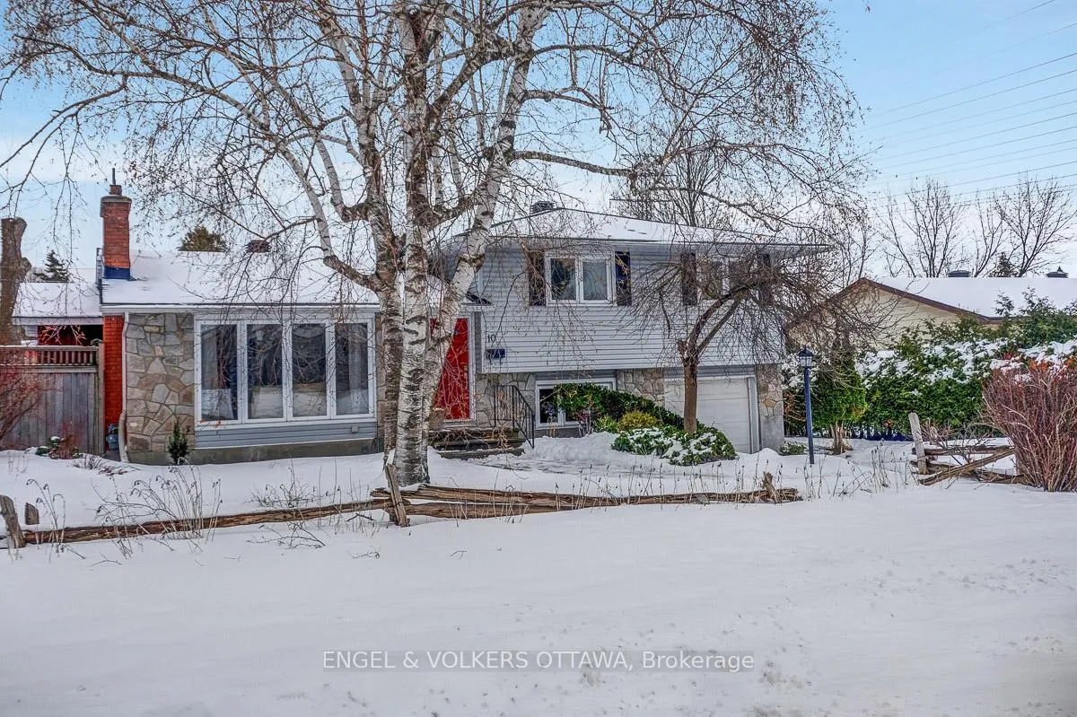 Photo 2 of 10 Spring Garden Avenue, Ottawa, Meadowlands/Crestview — HOMEH