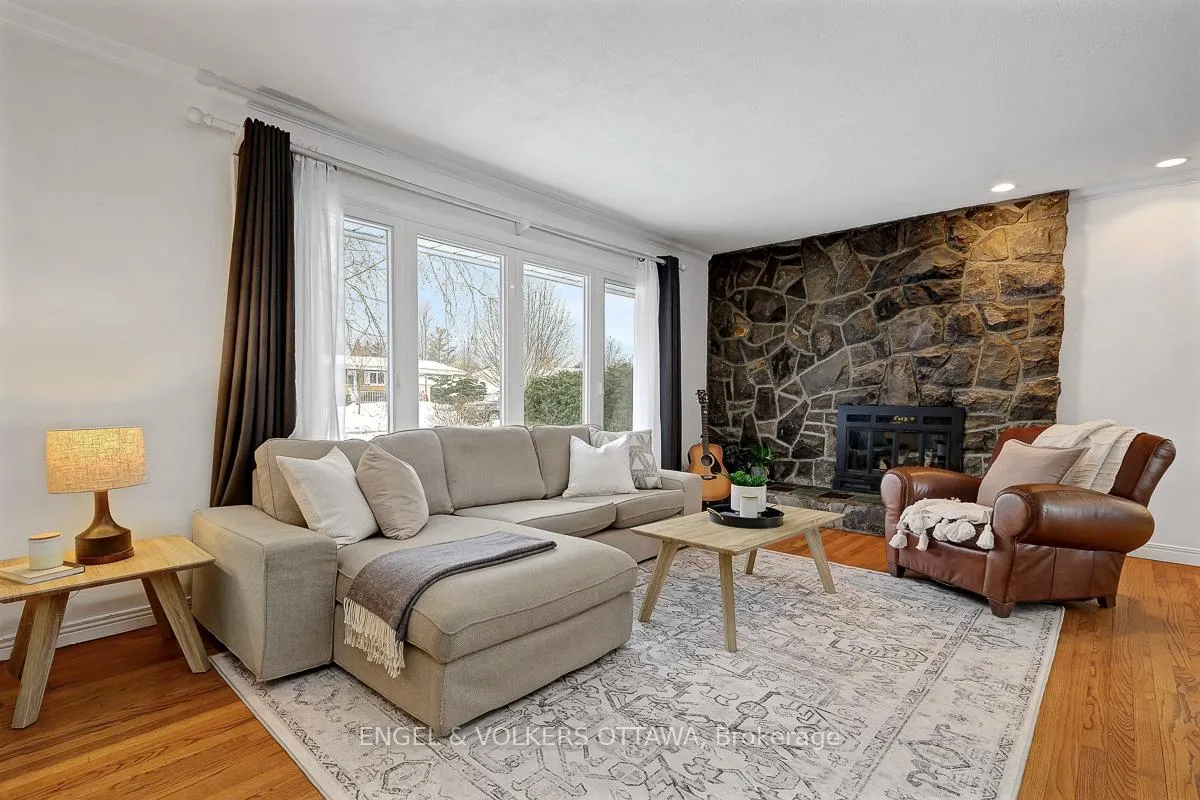 Photo 7 of 10 Spring Garden Avenue, Ottawa, Meadowlands/Crestview — HOMEH