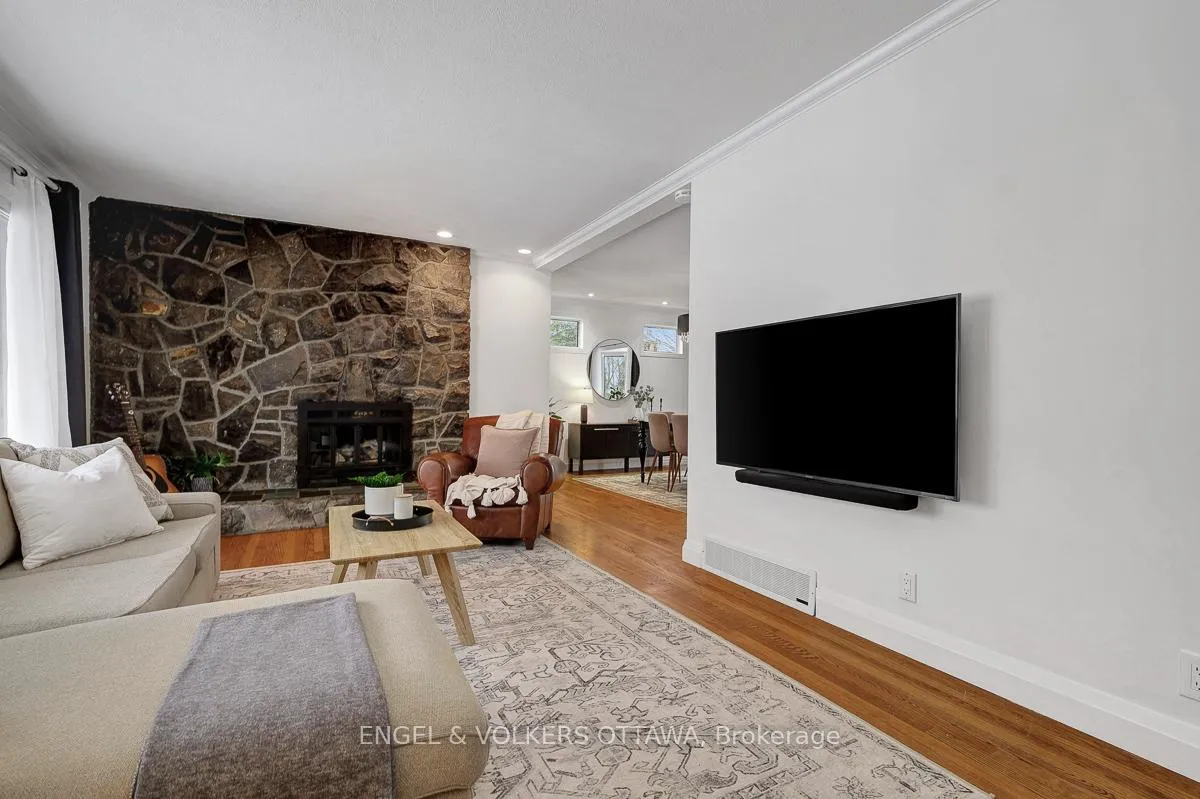 Photo 9 of 10 Spring Garden Avenue, Ottawa, Meadowlands/Crestview — HOMEH