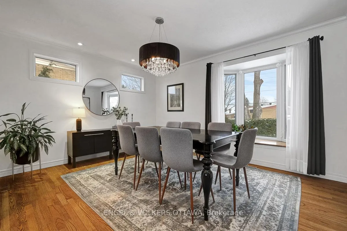 Photo 11 of 10 Spring Garden Avenue, Ottawa, Meadowlands/Crestview — HOMEH