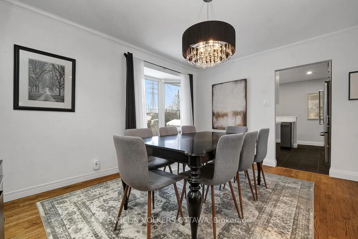 Photo 12 of 10 Spring Garden Avenue, Ottawa, Meadowlands/Crestview — HOMEH