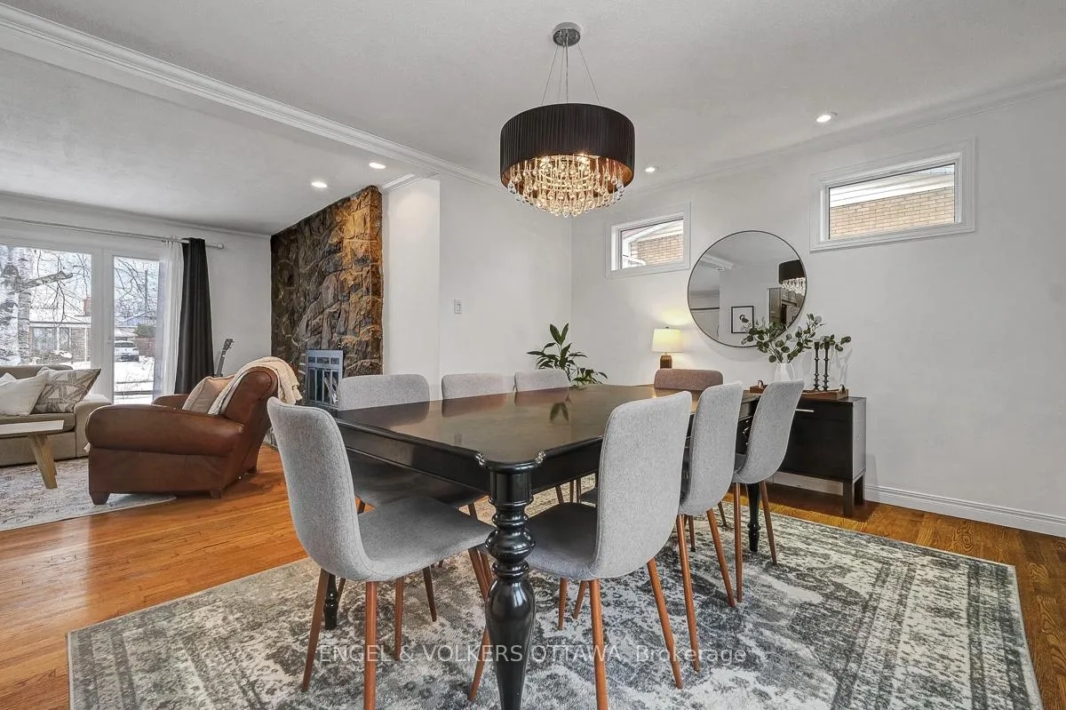 Photo 13 of 10 Spring Garden Avenue, Ottawa, Meadowlands/Crestview — HOMEH