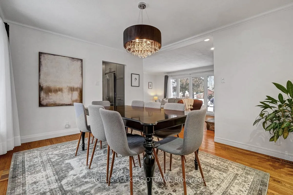 Photo 14 of 10 Spring Garden Avenue, Ottawa, Meadowlands/Crestview — HOMEH