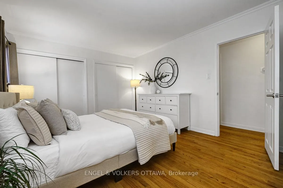Photo 23 of 10 Spring Garden Avenue, Ottawa, Meadowlands/Crestview — HOMEH