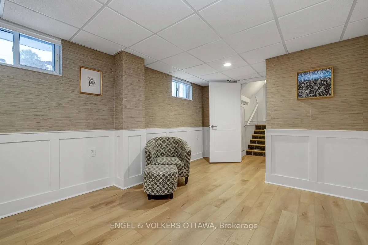 Photo 35 of 10 Spring Garden Avenue, Ottawa, Meadowlands/Crestview — HOMEH