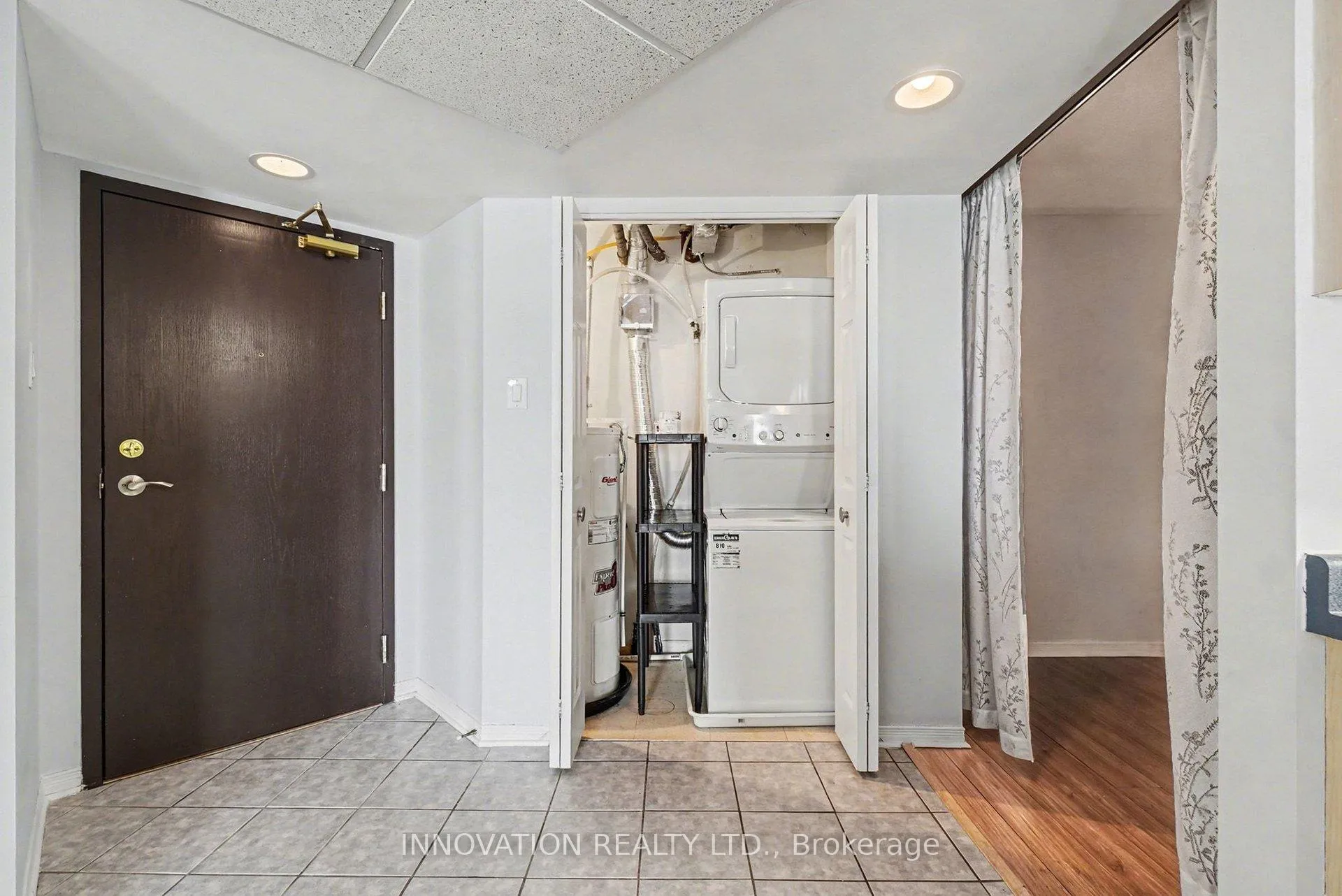 Photo 3 of 310 Central Park Drive, Ottawa, Central Park — HOMEH