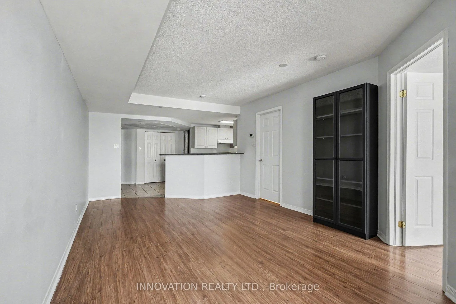 Photo 7 of 310 Central Park Drive, Ottawa, Central Park — HOMEH