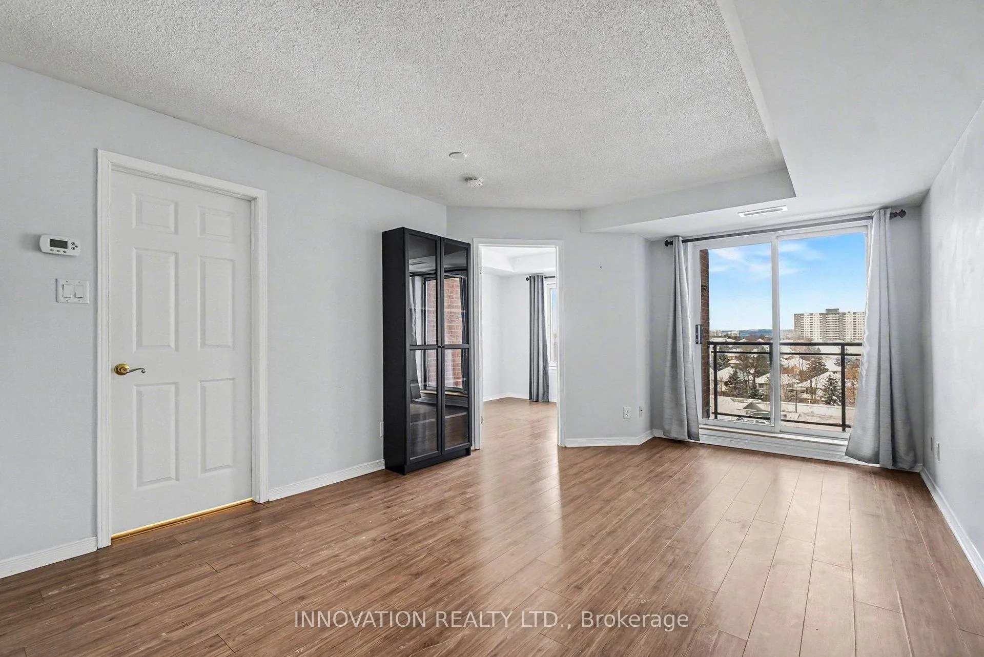 Photo 8 of 310 Central Park Drive, Ottawa, Central Park — HOMEH