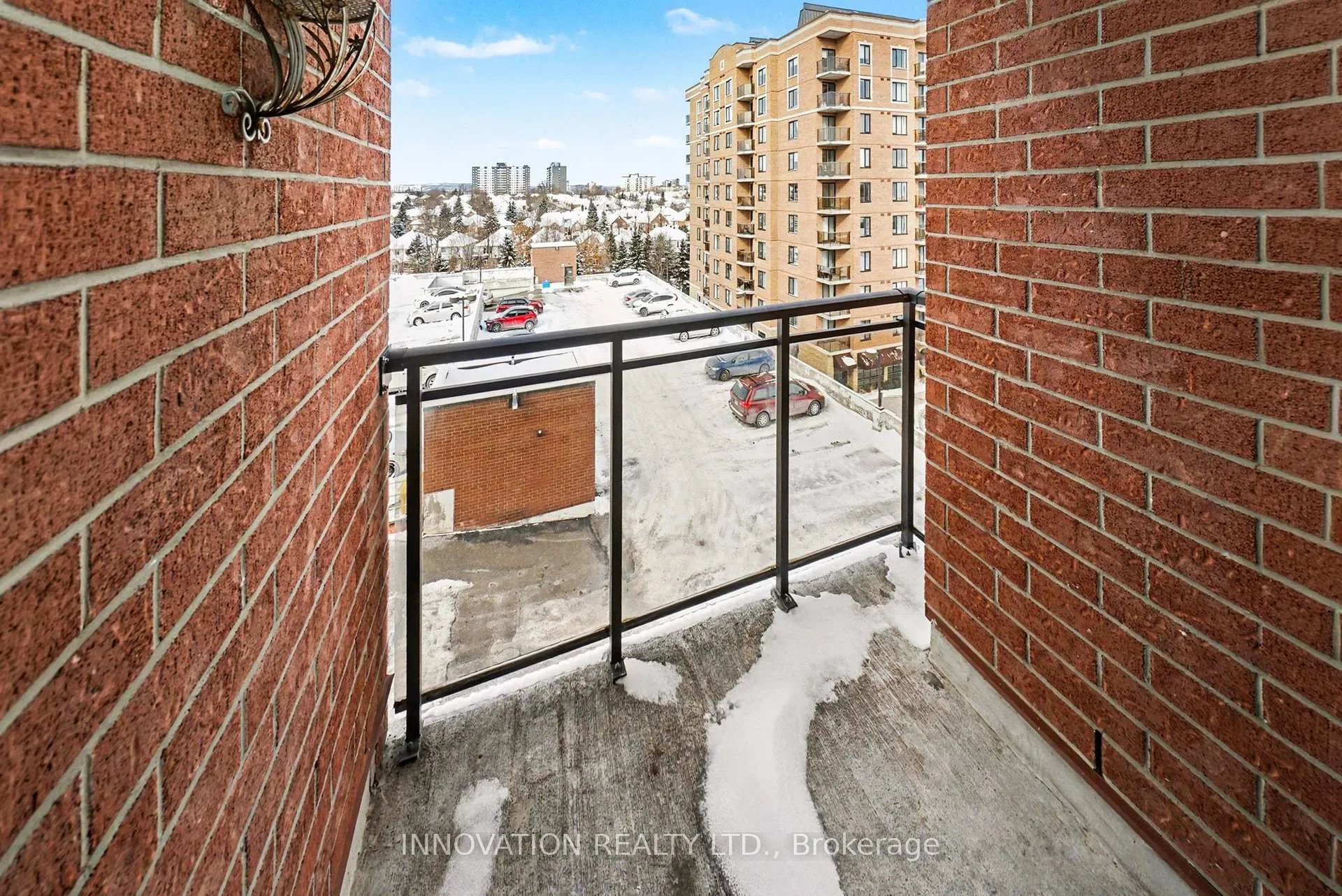 Photo 13 of 310 Central Park Drive, Ottawa, Central Park — HOMEH
