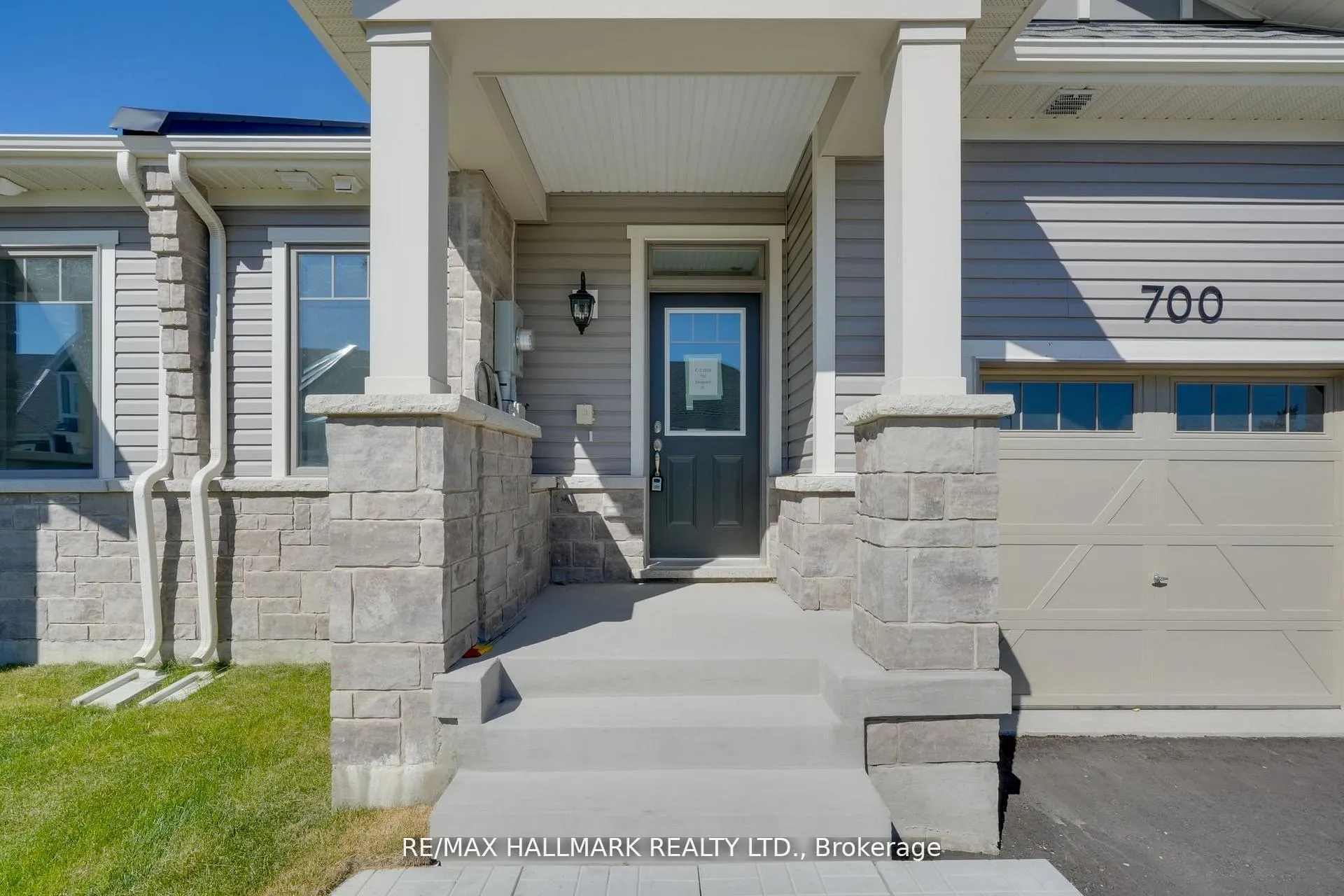 Photo 4 of 700 Sargeant Place, Innisfil, Rural Innisfil — HOMEH