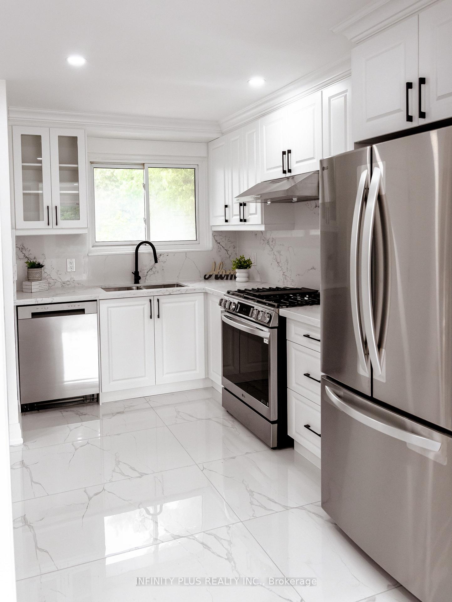 Photo 1 of 31 Autumn Boulevard, Brampton, Avondale — HOMEH