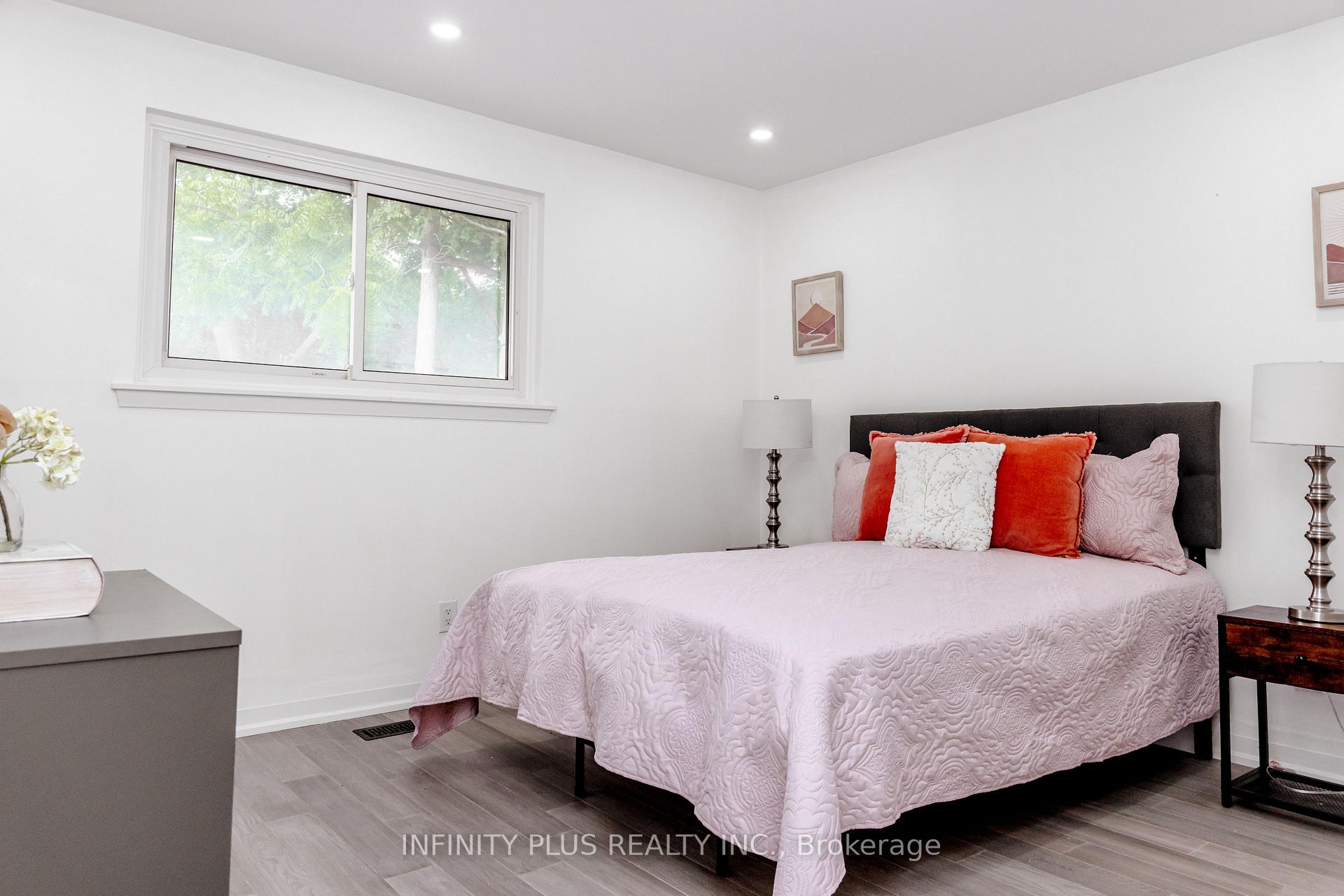 Photo 7 of 31 Autumn Boulevard, Brampton, Avondale — HOMEH
