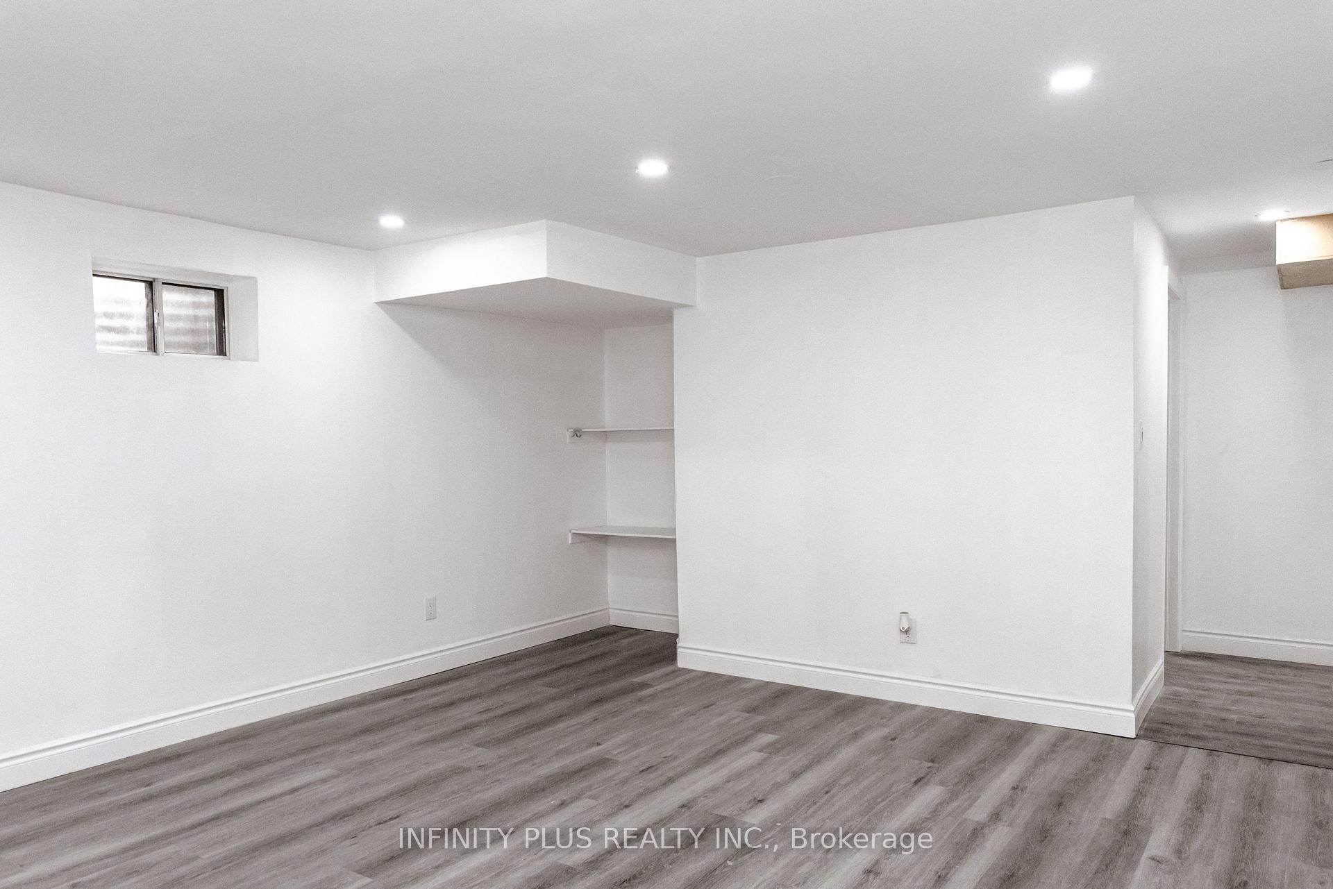 Photo 11 of 31 Autumn Boulevard, Brampton, Avondale — HOMEH